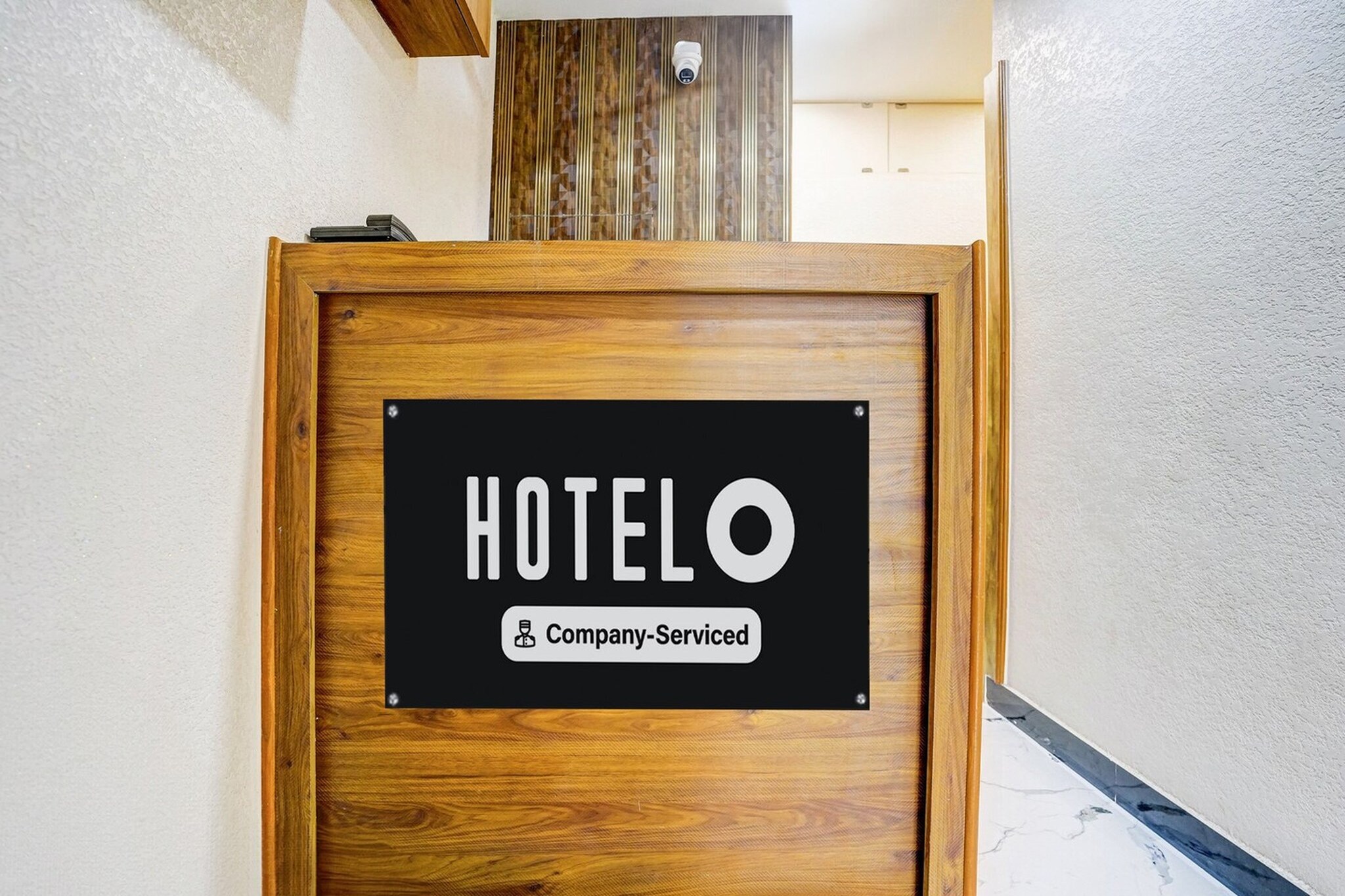 Ground floor: (bedroom(double bed, TV, seating area, air conditioning, Towels incl., telephone), bathroom(bathtub or shower, shower, washbasin, toilet, shampoo, body soap, hot water))