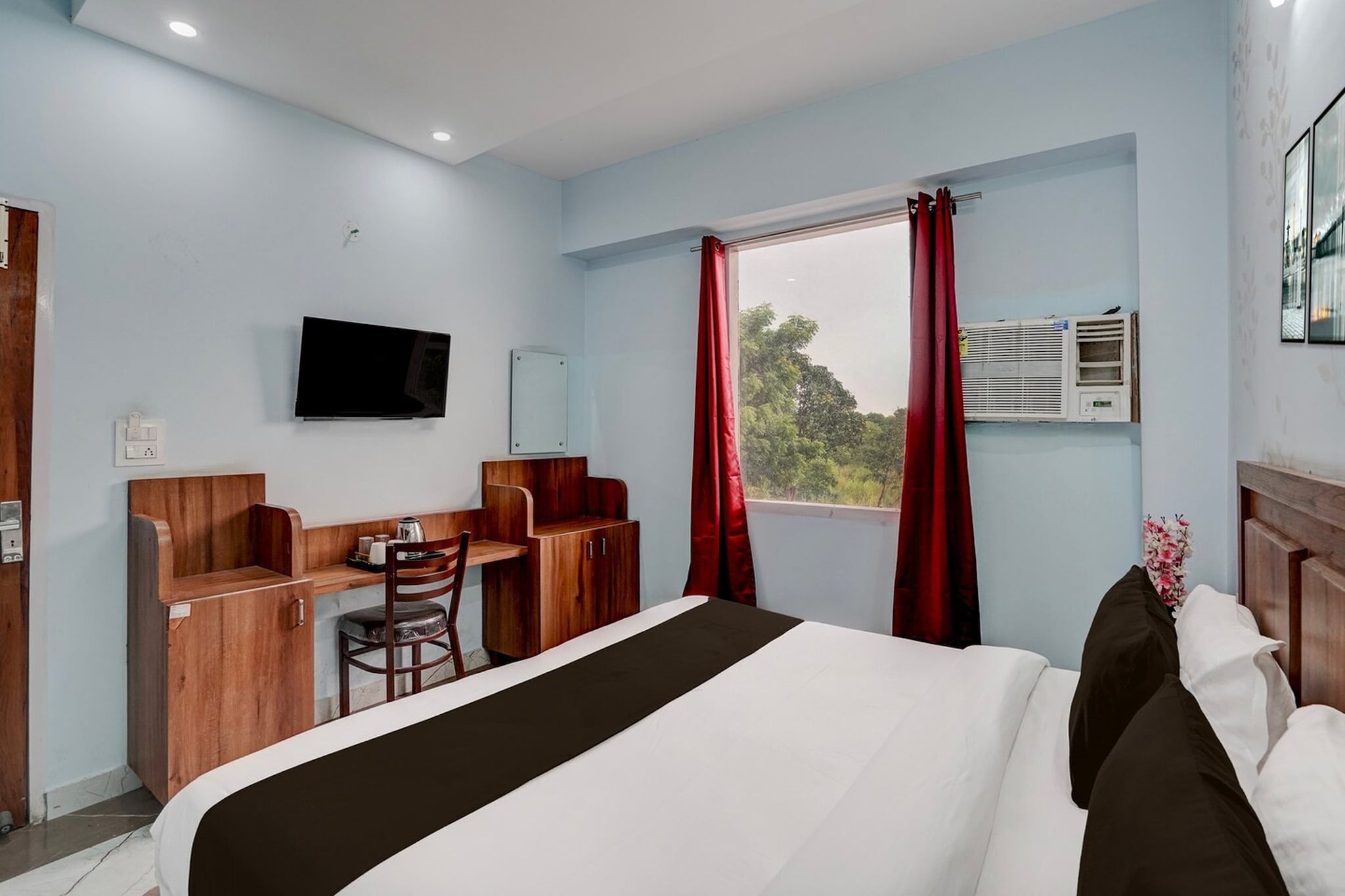 Hotel O Sector 52 Chandigarh