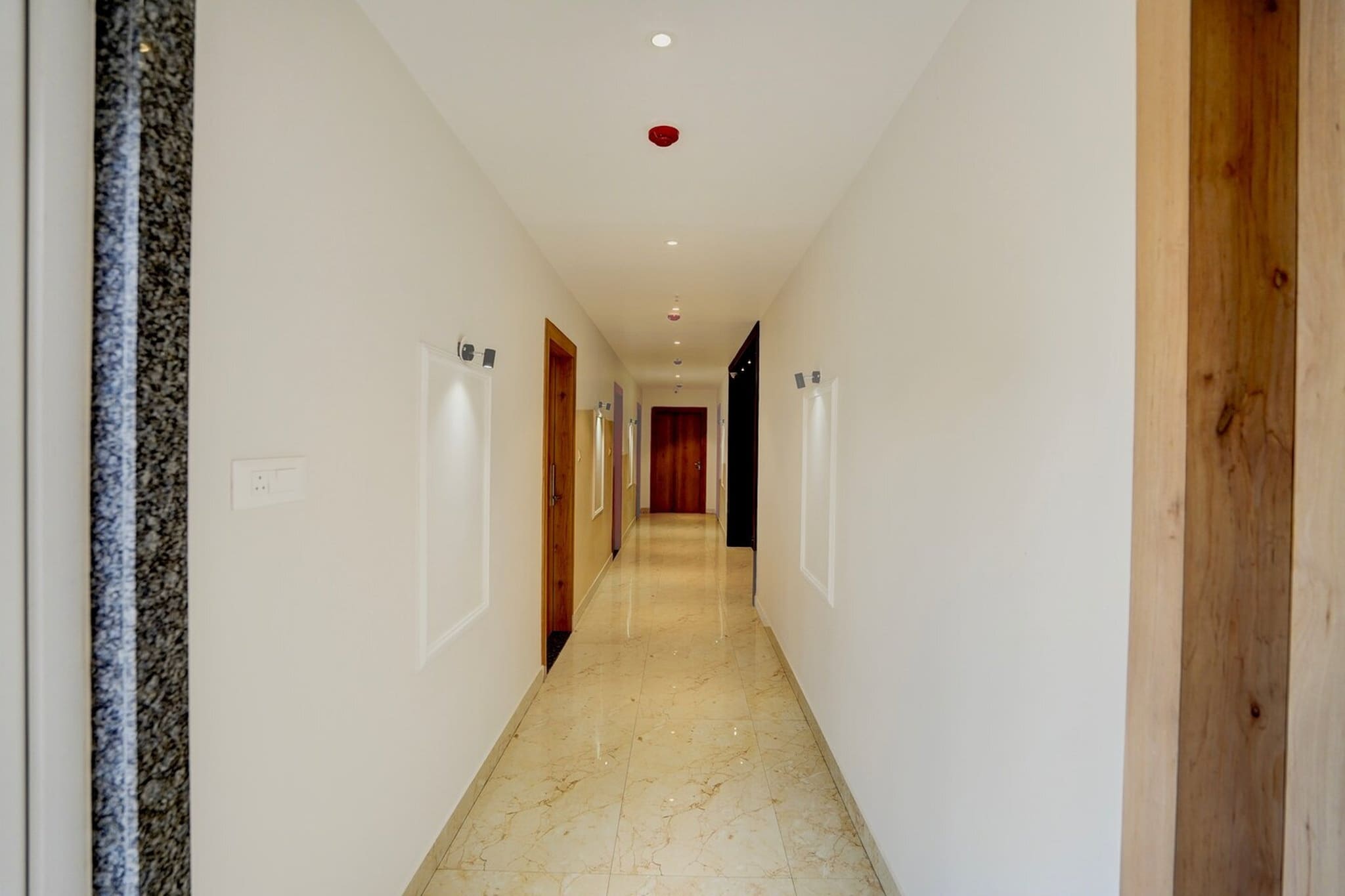 Ground floor: (bedroom(double bed, TV, seating area, air conditioning, telephone), bathroom(bathtub or shower, shower, washbasin, toilet, Towels incl., shampoo, body soap, hot water), lift)