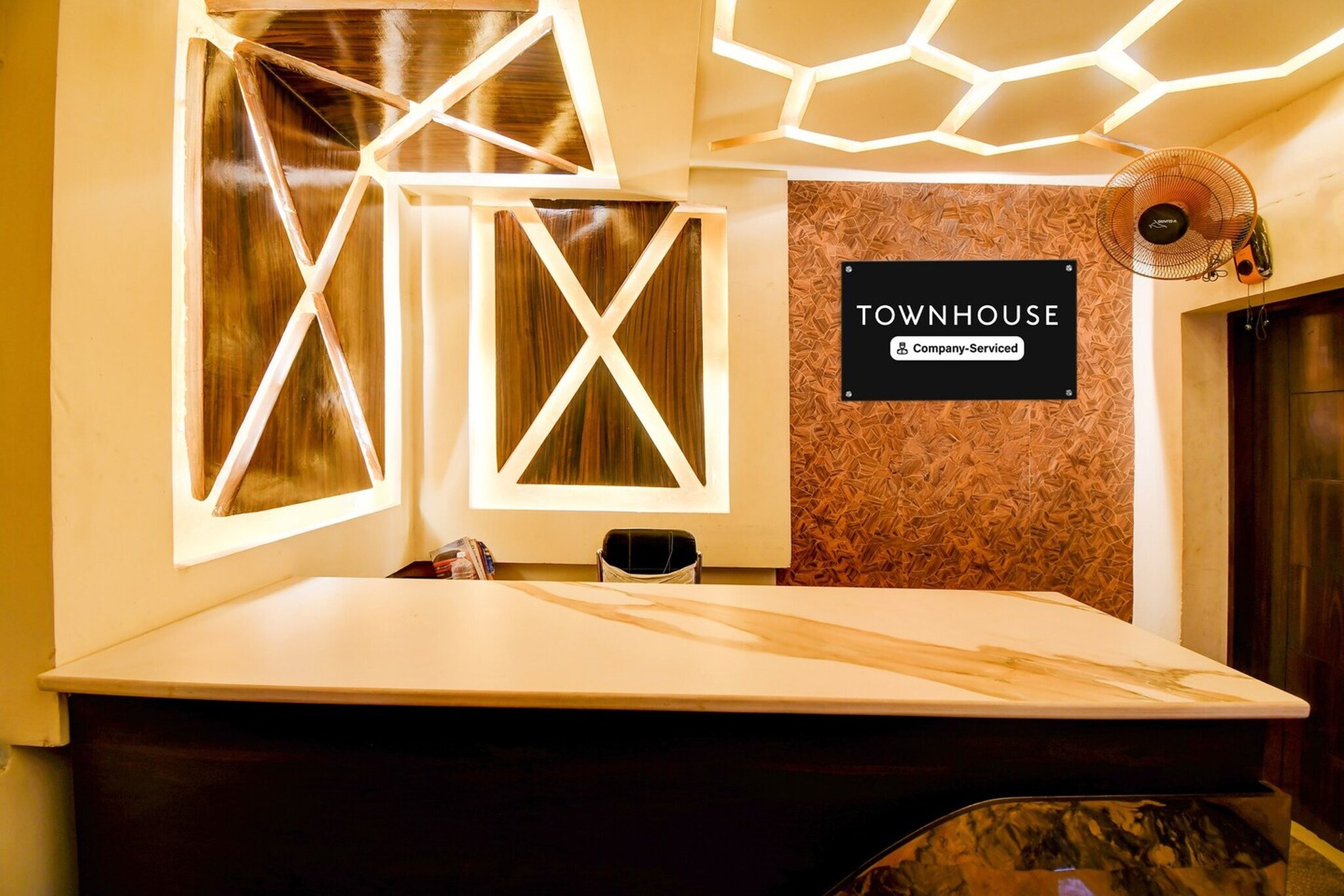 Ground floor: (bedroom(double bed, TV, seating area, air conditioning, telephone), bathroom(bathtub or shower, shower, washbasin, toilet, Towels incl., shampoo, body soap, hot water))