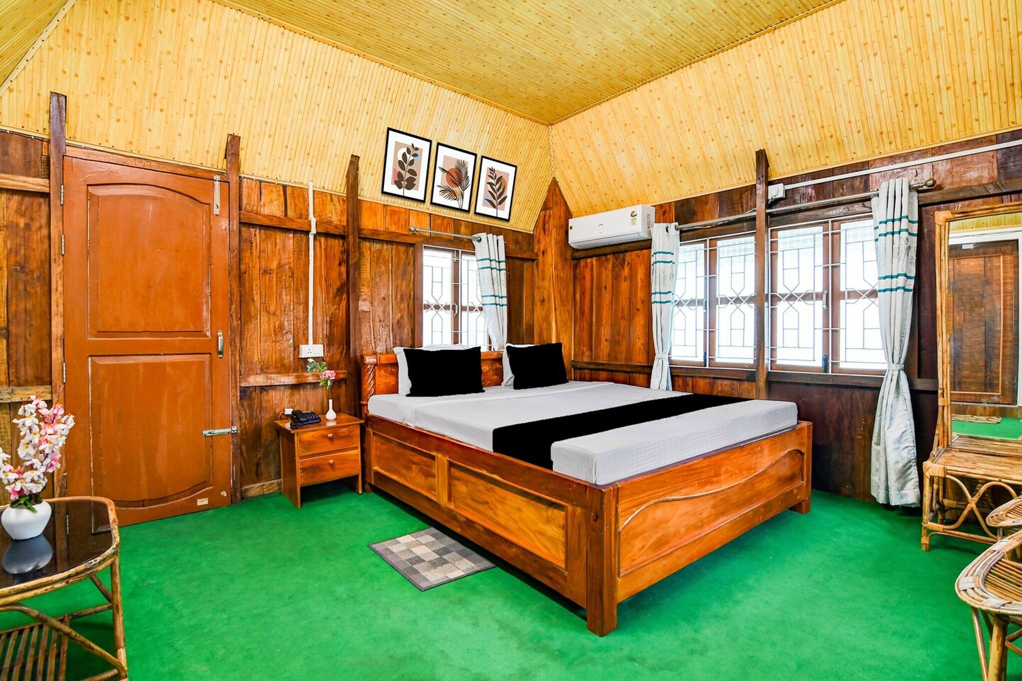 Set within 29 km of Jaldapara National Park and 36 km of Alipurduar Junction, Hotel O Chilapata Forest Formerly Moner Manush Homestay offers rooms with air conditioning and a private bathroom in Uttar Simlabari. Among the facilities at this property are room service and a 24-hour front desk, along with free WiFi throughout the property. The property is non-smoking and is situated 45 km from Buxa Tiger Reserve.
The units at the hotel come with a seating area, a flat-screen TV with satellite channels and a private bathroom with free toiletries and a bath or shower. The rooms feature a desk.
Cooch Behar Airport is 37 km away.
Unmarried couples are warmly welcome at this property.
Guests with local ID proof are warmly welcome.
Early Check-In Policy: A full day’s room rate will be charged for check-ins before 6:00 AM. Complimentary early check-in is available between 6:00 AM and 10:00 AM, subject to room availability.
Check-in is only available to guests aged 18 and above. Please provide a government-issued ID to confirm your age.