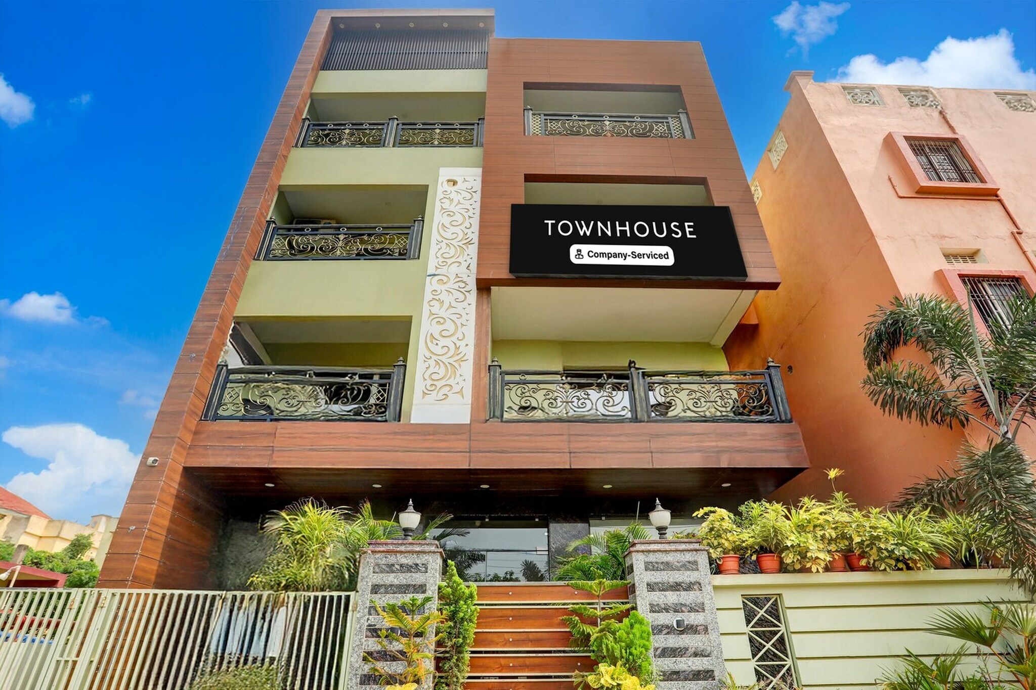 Townhouse Lighthouse Beach