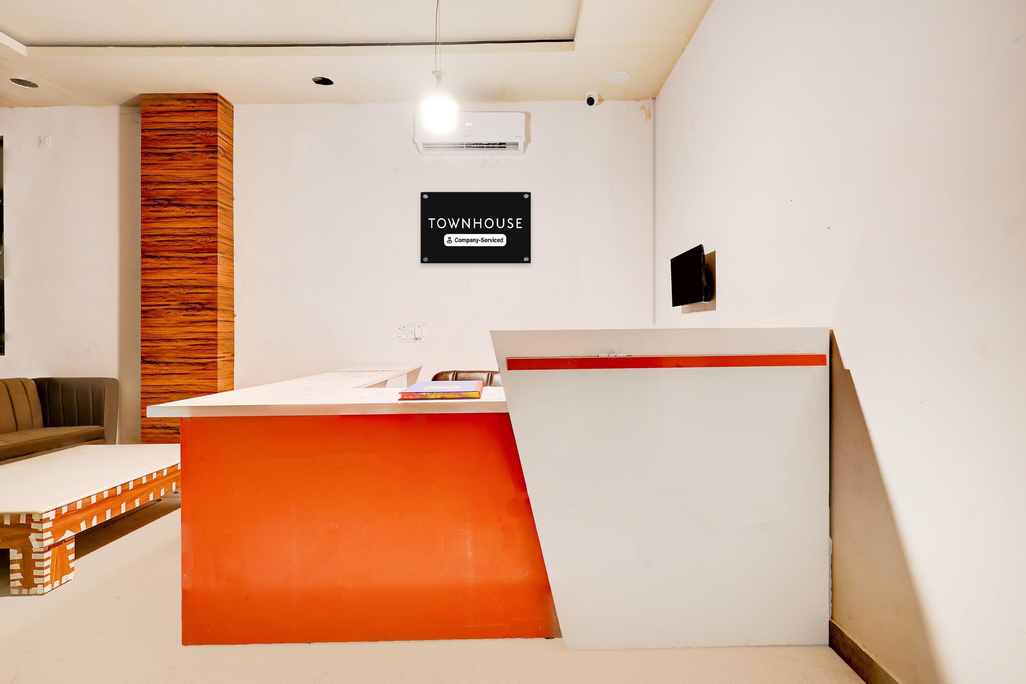 Ground floor: (bedroom(double bed, TV, seating area, air conditioning, telephone), bathroom(bathtub or shower, shower, washbasin, toilet, Towels incl., shampoo, body soap, hot water), lift)