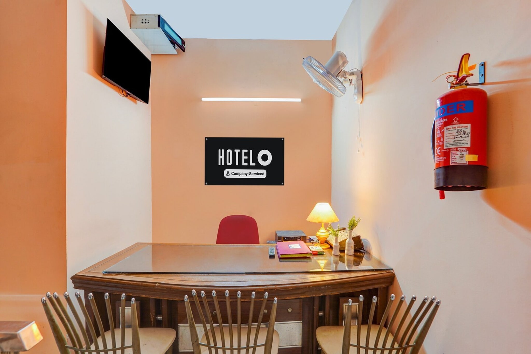 Ground floor: (bedroom(double bed, TV, seating area, air conditioning, telephone), bathroom(bathtub or shower, shower, washbasin, toilet, Towels incl., shampoo, body soap, hot water))