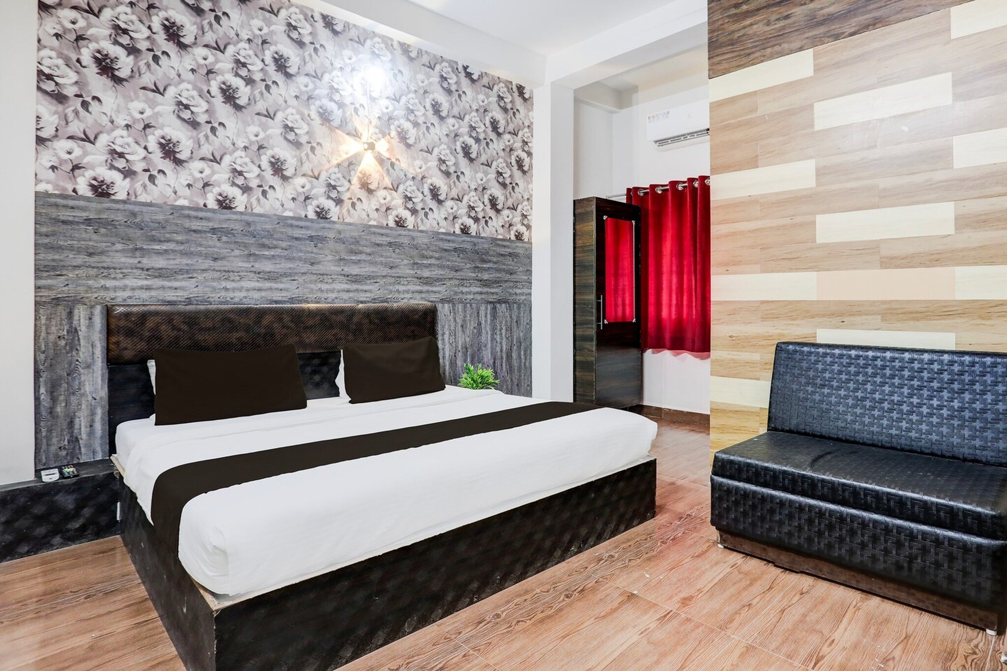 Collection O Guna Railway Junction Formerly Shanti Heritage is offering accommodation in Guna. Among the facilities at this property are a shared kitchen and a shared lounge, along with free WiFi throughout the property. The accommodation offers room service, a 24-hour front desk and luggage storage for guests.
All guest rooms at the hotel come with a seating area, a flat-screen TV with satellite channels and a private bathroom with free toiletries and a bath or shower. Guest rooms at Collection O Guna Railway Junction Formerly Shanti Heritage feature air conditioning and a desk.
Unmarried couples are warmly welcome at this property.
Guests with local ID proof are warmly welcome.
Early Check-In Policy: A full day’s room rate will be charged for check-ins before 6:00 AM. Complimentary early check-in is available between 6:00 AM and 10:00 AM, subject to room availability.
Check-in is only available to guests aged 18 and above. Please provide a government-issued ID to confirm your age.