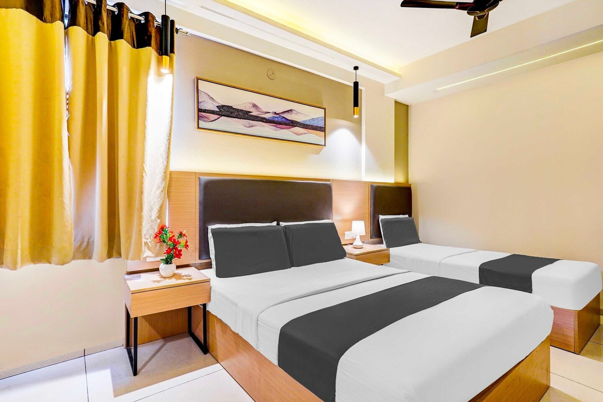 Situated within 2.8 km of Bull Temple and 2.9 km of Bangalore City Railway Station, Hotel O Metro Park Opposite Kalasipalya Bus stand features rooms with air conditioning and a private bathroom in Bengaluru. This 3-star hotel offers room service, a 24-hour front desk and free WiFi. The hotel has family rooms.

All rooms at the hotel are fitted with a seating area, a flat-screen TV with satellite channels and a private bathroom with free toiletries and a bath or shower. All guest rooms have a desk.

Guests at Hotel O Metro Park Opposite Kalasipalya Bus stand can enjoy a continental breakfast.

Kanteerava Indoor Stadium is 3.2 km from the accommodation, while Visvesvaraya Industrial and Technological Museum is 3.5 km from the property. Kempegowda International Airport is 39 km away.

Unmarried couples are warmly welcome at this property.
Guests with local ID proof are warmly welcome.
Early Check-In Policy: A full day’s room rate will be charged for check-ins before 6:00 AM. Complimentary early check-in is available between 6:00 AM and 10:00 AM, subject to room availability.
Check-in is only available to guests aged 18 and above. Please provide a government-issued ID to confirm your age.
