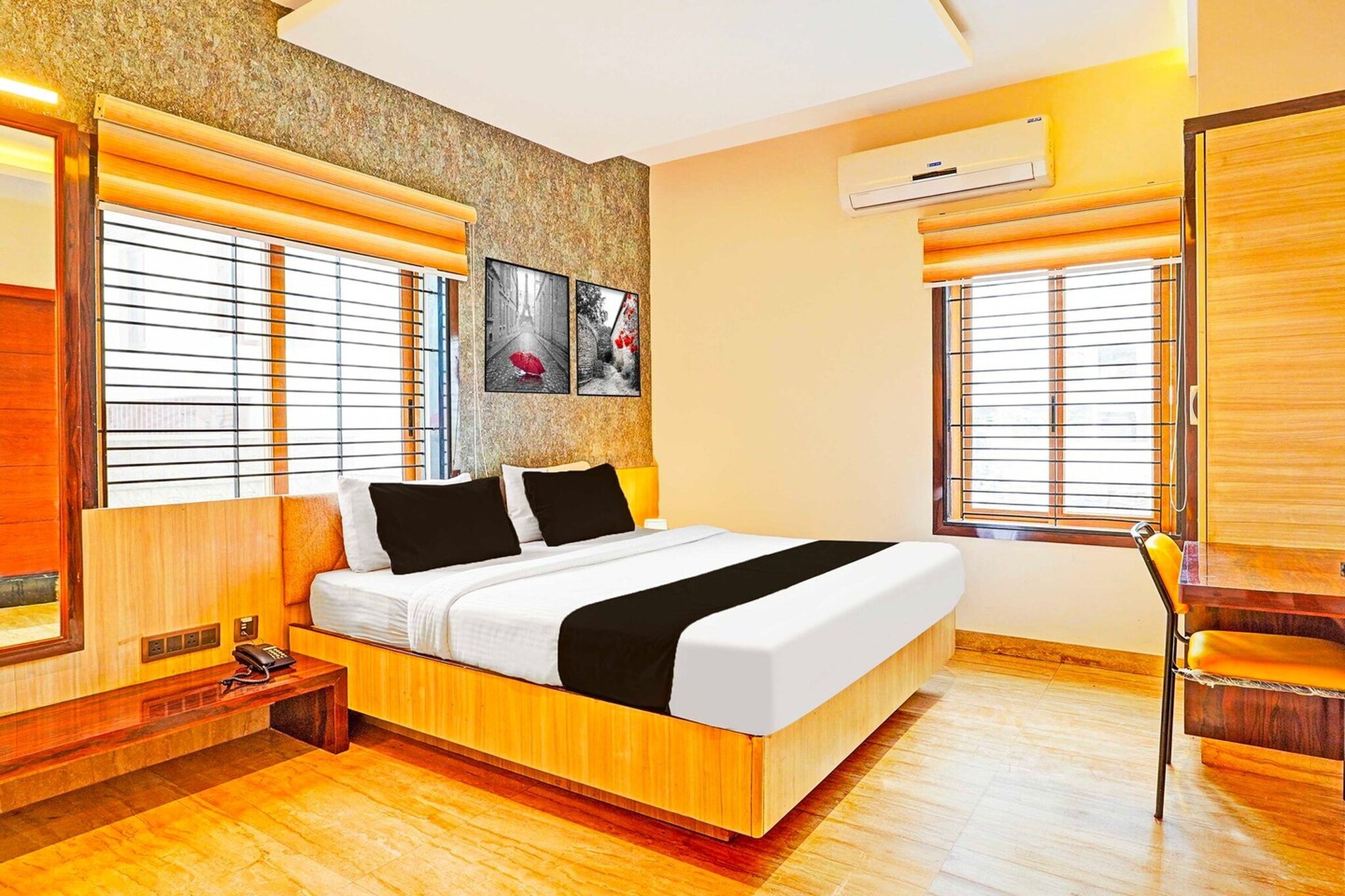 Super Hotel O Indiranagar is located in Bengaluru, 4.8 km from The Heritage Centre & Aerospace Museum and 5.5 km from Brigade Road. Featuring a restaurant, the 3-star hotel has air-conditioned rooms with free WiFi, each with a private bathroom. The accommodation provides room service, a 24-hour front desk and luggage storage for guests.

All units at the hotel are equipped with a seating area and a flat-screen TV with satellite channels. All rooms include a desk.

Commercial Street is 6 km from Super Hotel O Indiranagar, while Forum Mall, Koramangala is 6.3 km away. Kempegowda International Airport is 34 km from the property.


Unmarried couples are warmly welcome at this property.

Guests with local ID proof are warmly welcome.
Early Check-In Policy: A full day’s room rate will be charged for check-ins before 6:00 AM. Complimentary early check-in is available between 6:00 AM and 10:00 AM, subject to room availability.
Check-in is only available to guests aged 18 and above. Please provide a government-issued ID to confirm your age.

