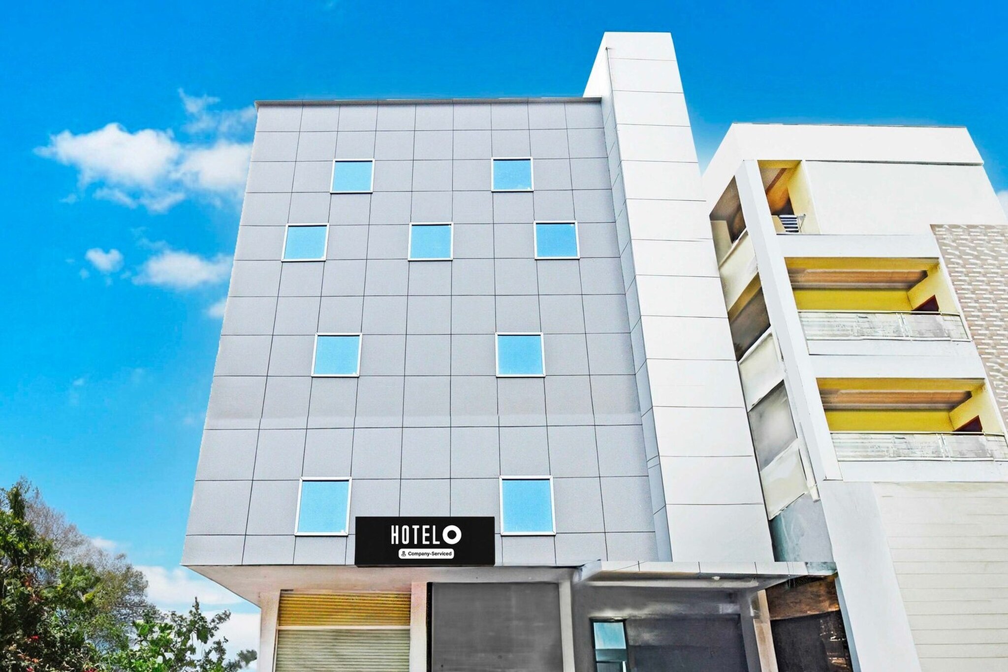 Situated within 5.9 km of City Centre Mall and 7.4 km of Ravindra Bharathi, Hotel O Sanath Nagar Near Railway Station features rooms with air conditioning and a private bathroom in Hyderabad. This 3-star hotel offers room service, a 24-hour front desk and free WiFi. The hotel has family rooms.
All rooms at the hotel are fitted with a seating area, a flat-screen TV with satellite channels and a private bathroom with free toiletries and a bath or shower. All units have a desk.
Guests at Hotel O Sanath Nagar Near Railway Station can enjoy a continental breakfast.
Hussain Sagar Lake is 7.4 km from the accommodation, while AP State Archaeology Museum is 8 km from the property. Rajiv Gandhi International Airport is 34 km away.
Unmarried couples are warmly welcome at this property.
Guests with local ID proof are warmly welcome.
Early Check-In Policy: A full day’s room rate will be charged for check-ins before 6:00 AM. Complimentary early check-in is available between 6:00 AM and 10:00 AM, subject to room availability.
Check-in is only available to guests aged 18 and above. Please provide a government-issued ID to confirm your age.