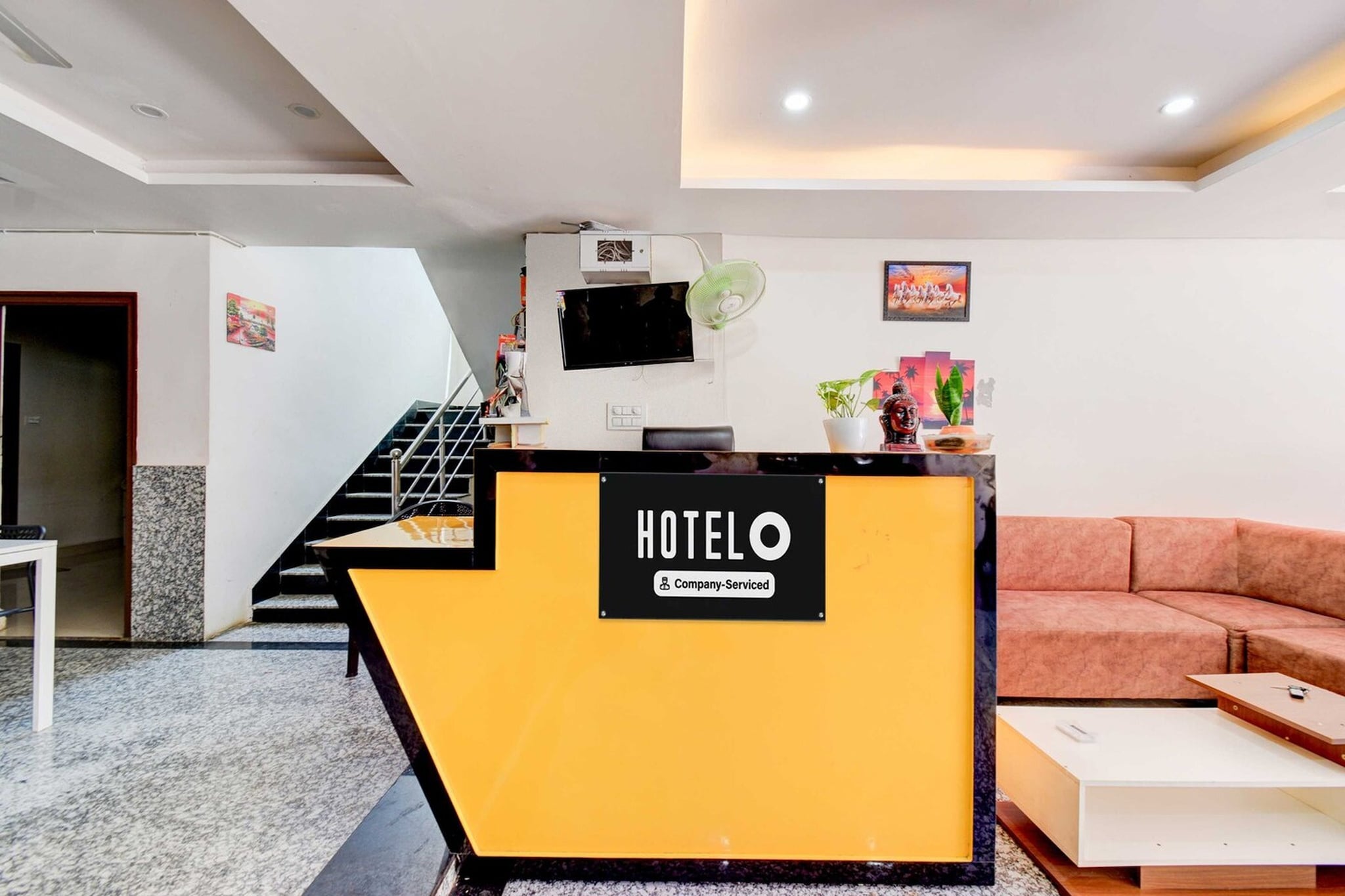 Ground floor: (bedroom(double bed, TV, seating area, air conditioning, telephone), bathroom(bathtub or shower, shower, washbasin, toilet, Towels incl., shampoo, body soap, hot water), Parking, lift)