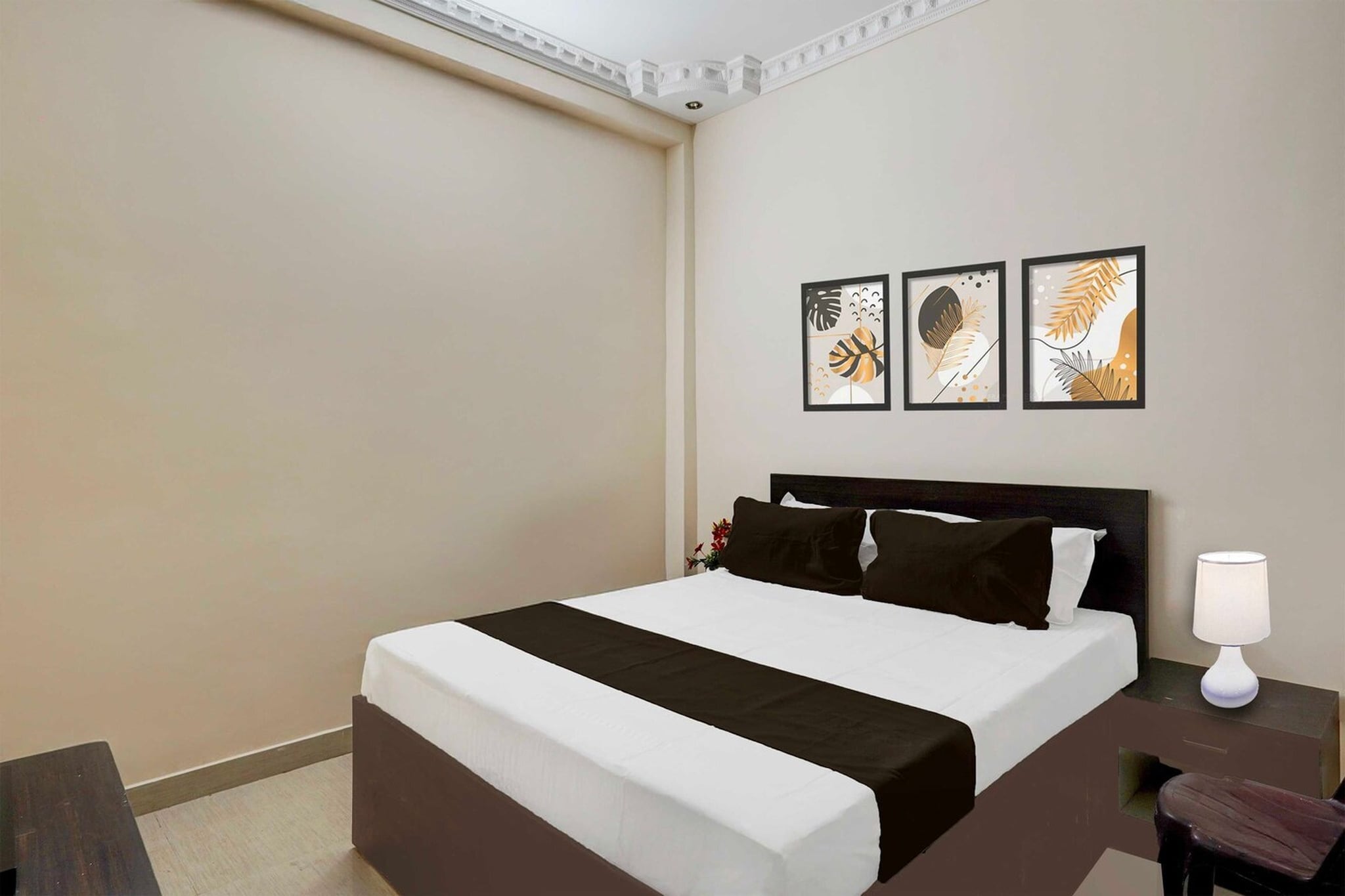 Set within 28 km of Chennai Central Railway Station and 29 km of Government Museum Chennai, Collection O Janappanchatram offers rooms with air conditioning and a private bathroom in Chennai. With free WiFi, this 3-star hotel offers room service and a 24-hour front desk. The hotel has family rooms.

All guest rooms at the hotel come with a seating area, a flat-screen TV with satellite channels and a private bathroom with free toiletries and a bath or shower. All units feature a desk.

Fort Museum is 29 km from Collection O Janappanchatram, while Ma Chidambaram Stadium is 30 km from the property. Chennai International Airport is 37 km away.

Unmarried couples are warmly welcome at this property.

Guests with local ID proof are warmly welcome.
Early Check-In Policy: A full dayâ€™s room rate will be charged for check-ins before 6:00 AM. Complimentary early check-in is available between 6:00 AM and 10:00 AM, subject to room availability.
Check-in is only available to guests aged 18 and above. Please provide a government-issued ID to confirmÂ yourÂ age.

