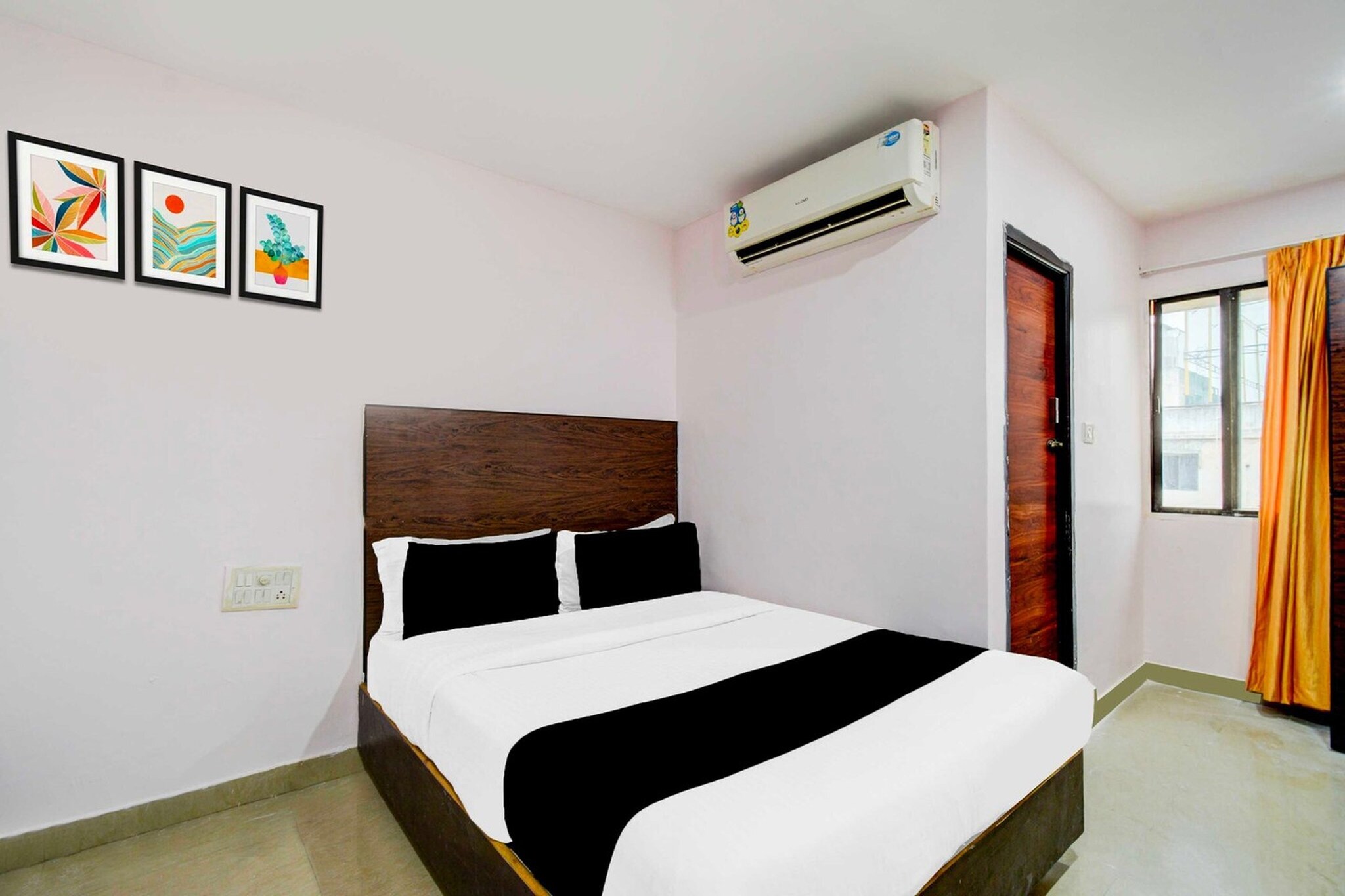 Located within 1.8 km of AP State Archaeology Museum and 4 km of Ravindra Bharathi, Hotel O Isckon Temple provides rooms with air conditioning and a private bathroom in Hyderabad. With free WiFi, this 3-star hotel offers room service and a 24-hour front desk. The hotel features family rooms.
Guest rooms at the hotel are equipped with a seating area, a flat-screen TV with satellite channels and a private bathroom with free toiletries and a bath or shower. All units include a desk.
Charminar is 5.5 km from Hotel O Isckon Temple, while Mecca Masjid is 5.7 km away. Rajiv Gandhi International Airport is 21 km from the property.
Unmarried couples are warmly welcome at this property.
Guests with local ID proof are warmly welcome.
Apologies, but we are currently unable to host foreign nationals at this property.
Early Check-In Policy: A full day’s room rate will be charged for check-ins before 6:00 AM. Complimentary early check-in is available between 6:00 AM and 10:00 AM, subject to room availability.
Check-in is only available to guests aged 18 and above. Please provide a government-issued ID to confirm your age.