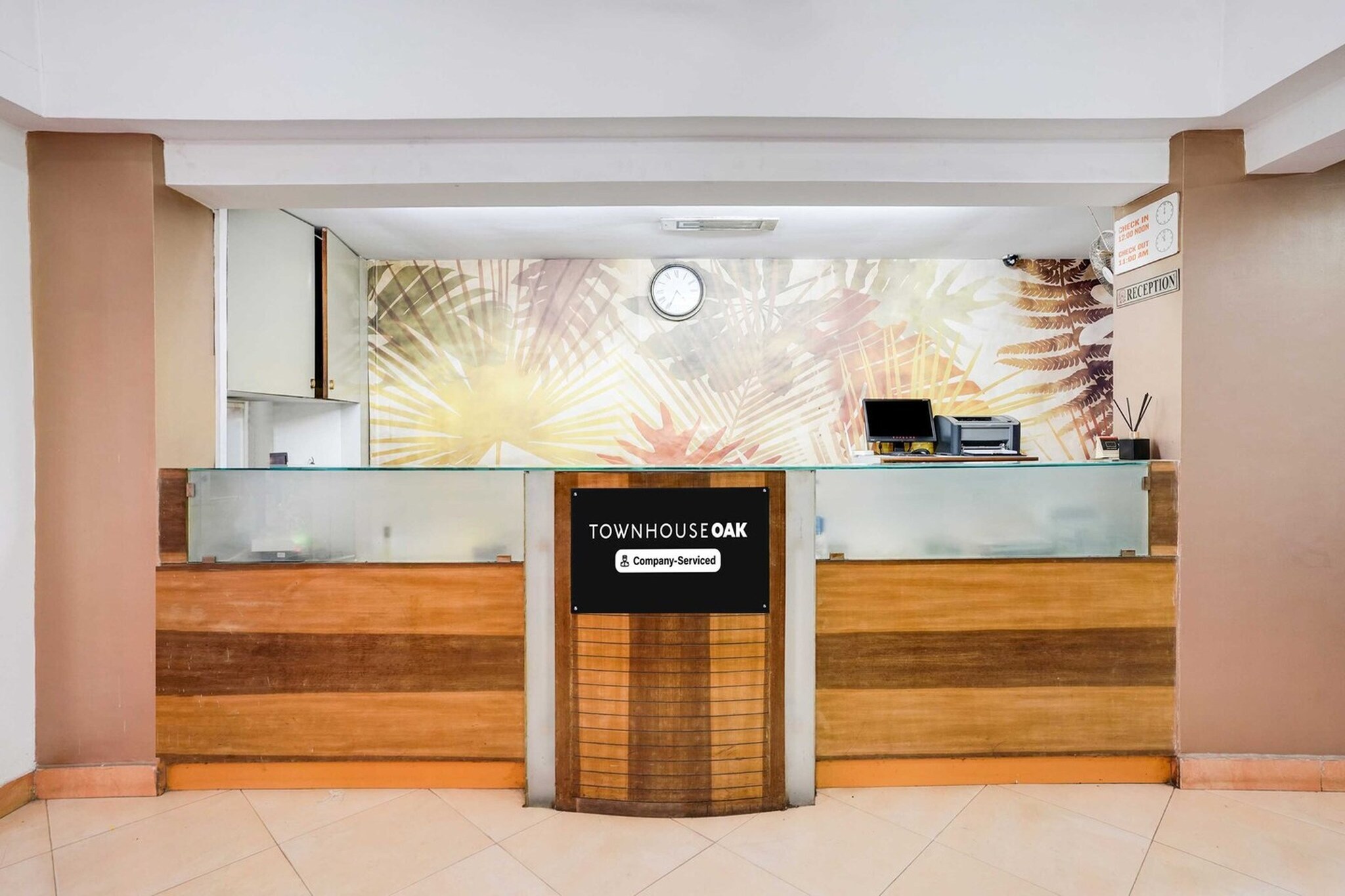 Ground floor: (bedroom(double bed, TV, seating area, air conditioning, telephone), bathroom(bathtub or shower, shower, washbasin, toilet, Towels incl., shampoo, body soap, hot water), Parking)