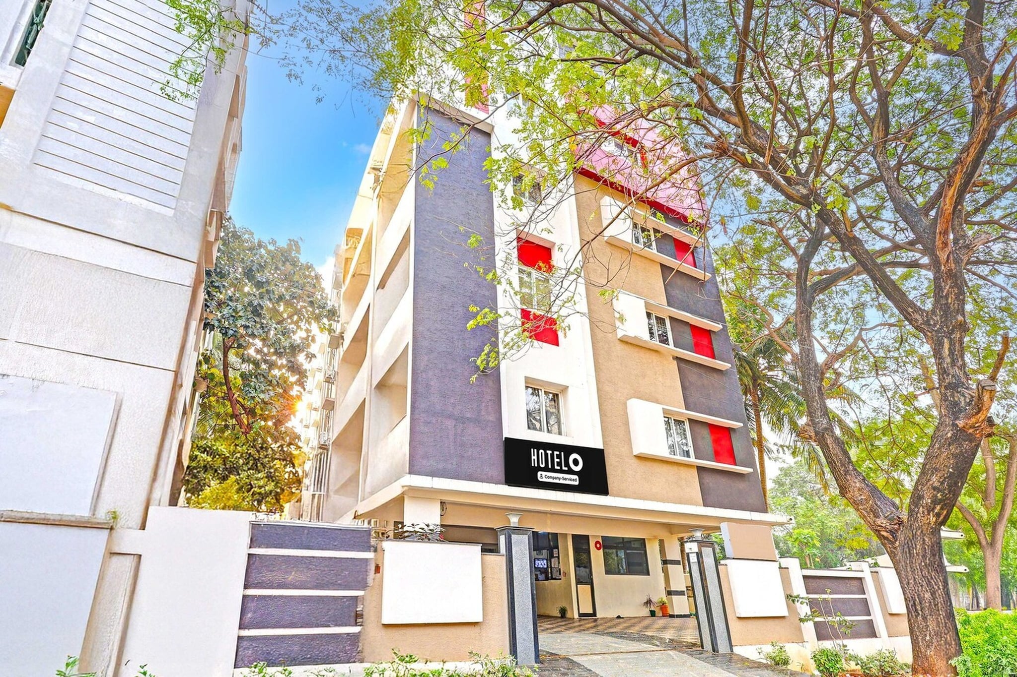 Comfortable Accommodations: Hotel O Beach Road Near GITAM in Visakhapatnam offers family rooms with air-conditioning, private bathrooms, work desks, and seating areas. Each room includes free toiletries, bath or shower, TV, tiled floors, and a wardrobe.
Essential Facilities: Guests enjoy free WiFi, a 24-hour front desk, housekeeping service, room service, and luggage storage. The hotel provides a welcoming environment with English and Hindi spoken at reception.
Prime Location: Located 20 km from Visakhapatnam Airport, the hotel is a 5-minute walk from Rushikonda Beach. Nearby attractions include Indira Gandhi Zoological Park (7 km), Kailasagiri Train Station (10 km), and Submarine Museum (12 km).
Unmarried couples are warmly welcome at this property.
Guests with local ID proof are warmly welcome.
Apologies, but we are currently unable to host foreign nationals at this property.
Early Check-In Policy: A full day’s room rate will be charged for check-ins before 6:00 AM. Complimentary early check-in is available between 6:00 AM and 10:00 AM, subject to room availability.
Check-in is only available to guests aged 18 and above. Please provide a government-issued ID to confirm your age.