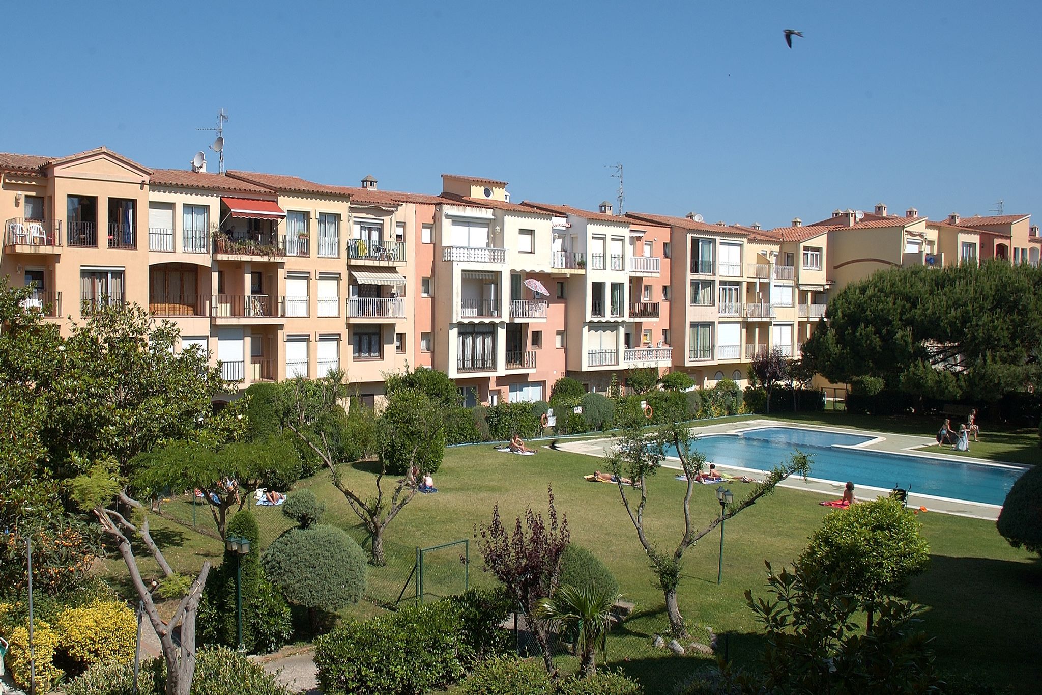 Cozy Apartment in Empuriabrava with Swimming Pool