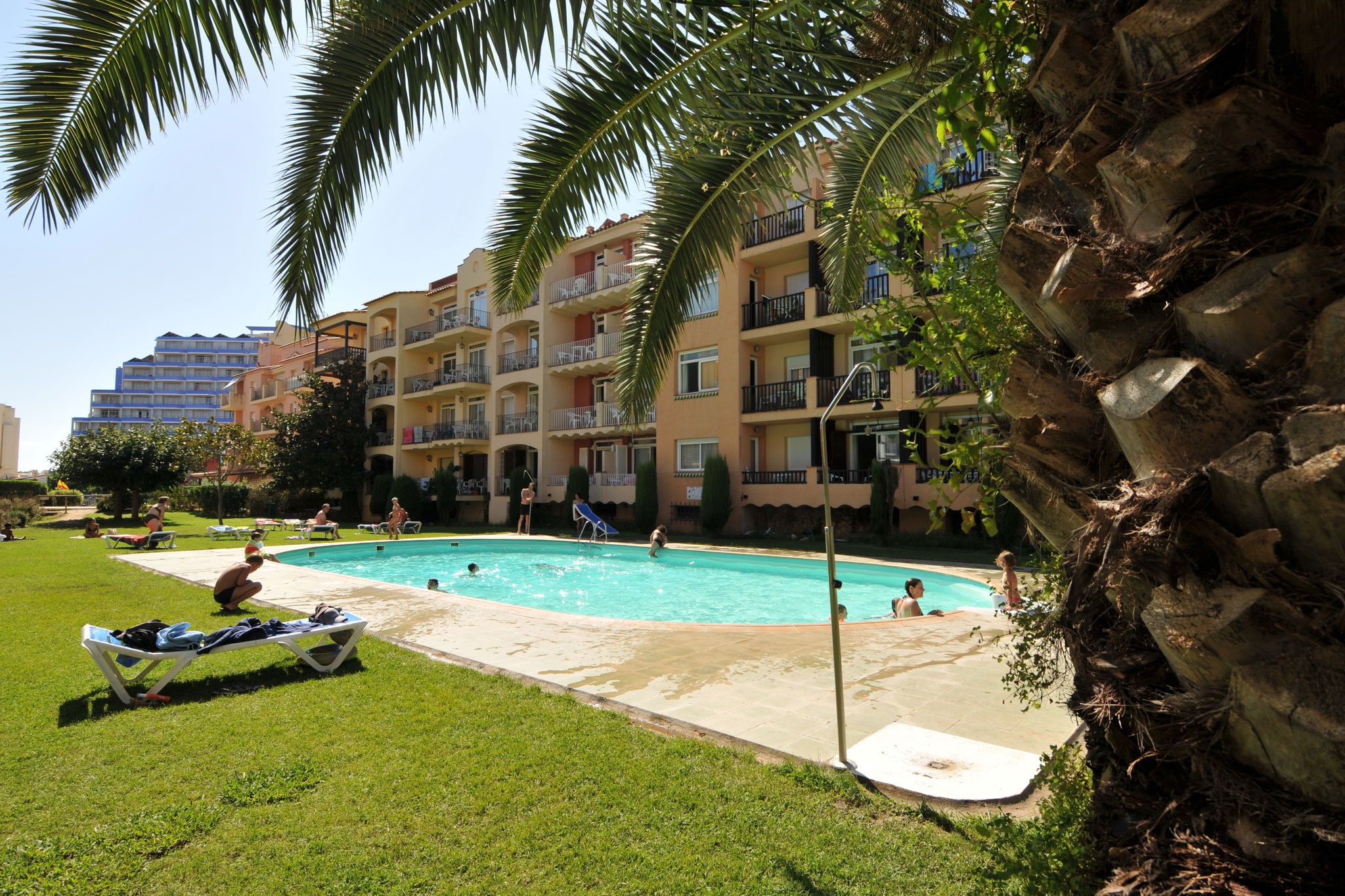 Cozy Apartment in Empuriabrava with Swimming Pool