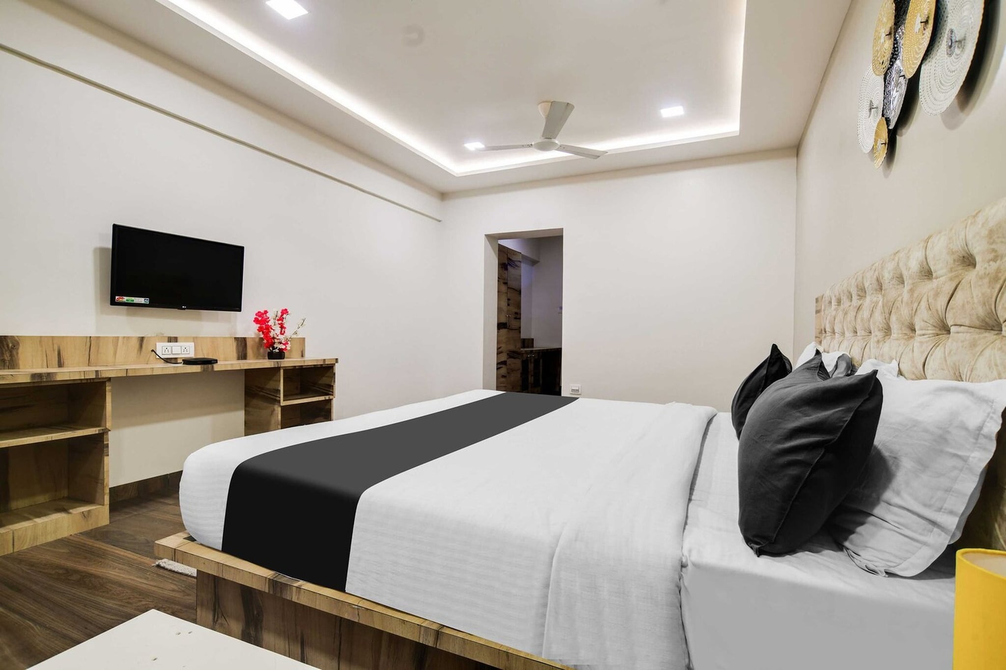 Super Townhouse Indore Junction