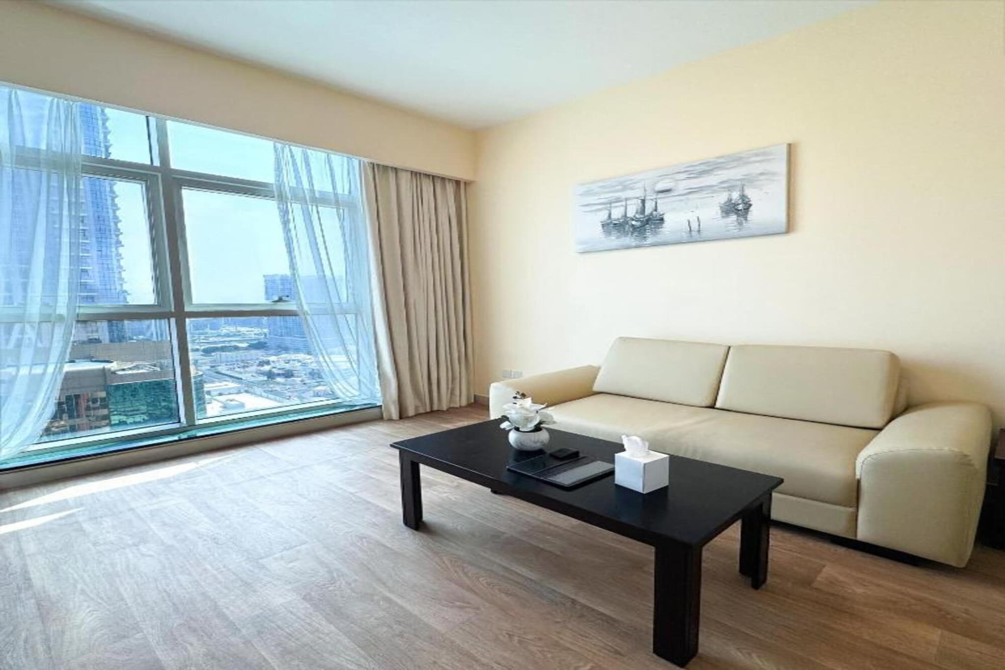 One Bed King Room Luxury Suite SZR Free Gym Access