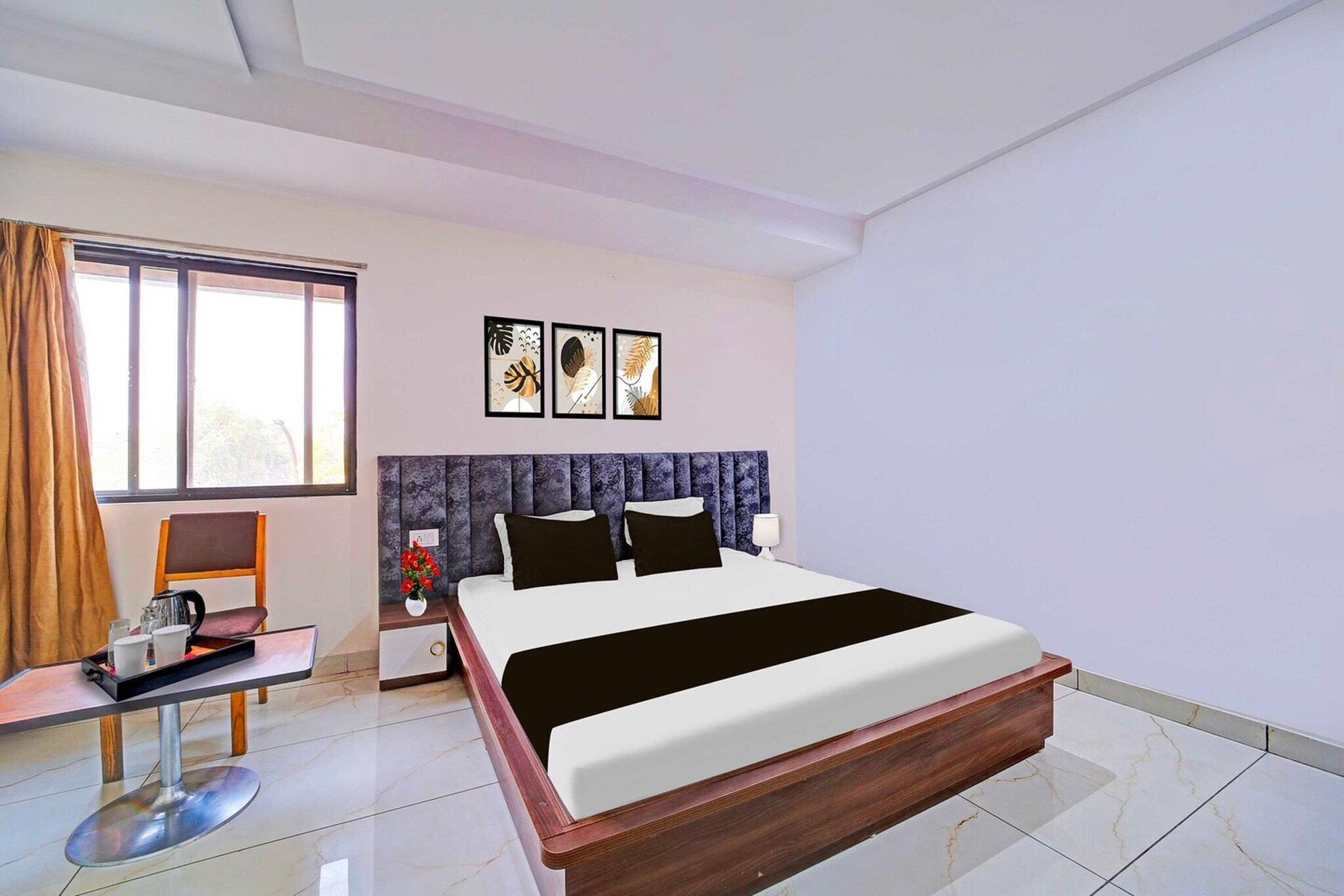 Located within 4.2 km of Indore Junction Station and 4.4 km of Rajwada Palace, Collection O LIG Main Road Indore provides rooms with air conditioning and a private bathroom in Indore. This 3-star hotel offers room service, a 24-hour front desk and free WiFi. The hotel features family rooms.

All units at the hotel are equipped with a seating area, a flat-screen TV with satellite channels and a private bathroom with free toiletries and a bath or shower. The rooms include a desk.

ISKCON Indore is 7.6 km from Collection O LIG Main Road Indore. Devi Ahilya Bai Holkar Airport is 8 km away.

Unmarried couples are warmly welcome at this property.
Guests with local ID proof are warmly welcome.
Apologies, but we are currently unable to host foreign nationals at this property.
Early Check-In Policy: A full day’s room rate will be charged for check-ins before 6:00 AM. Complimentary early check-in is available between 6:00 AM and 10:00 AM, subject to room availability.
 
Check-in is only available to guests aged 18 and above. Please provide a government-issued ID to confirm your age.