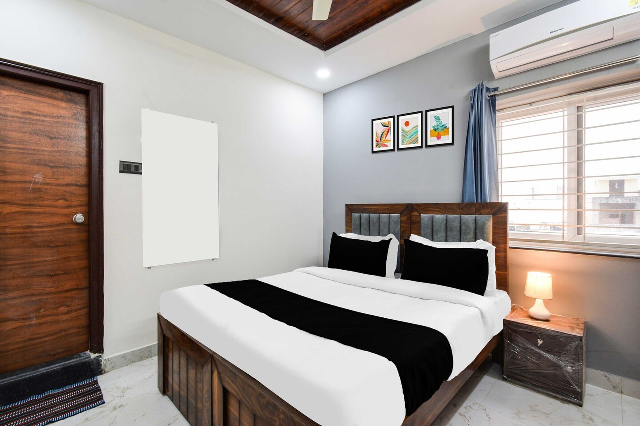 Attractively set in the Gachibowli district of Hyderabad, Super Hotel O Gachibowli Near ISB is situated 1 km from ISB, 14 km from Golkonda Fort and 16 km from City Centre Mall. With a restaurant, the 2-star hotel has air-conditioned rooms with free WiFi, each with a private bathroom. The accommodation features room service, a 24-hour front desk and luggage storage for guests.
At the hotel, rooms come with a desk. The rooms at Super Hotel O Gachibowli Near ISB are fitted with a seating area and a flat-screen TV with satellite channels.
Ravindra Bharathi is 19 km from the accommodation, while AP State Archaeology Museum is 19 km from the property. Rajiv Gandhi International Airport is 28 km away.
Unmarried couples are warmly welcome at this property.
Guests with local ID proof are warmly welcome.
Apologies, but we are currently unable to host foreign nationals at this property.
Early Check-In Policy: A full day’s room rate will be charged for check-ins before 6:00 AM. Complimentary early check-in is available between 6:00 AM and 10:00 AM, subject to room availability.
Check-in is only available to guests aged 18 and above. Please provide a government-issued ID to confirm your age.