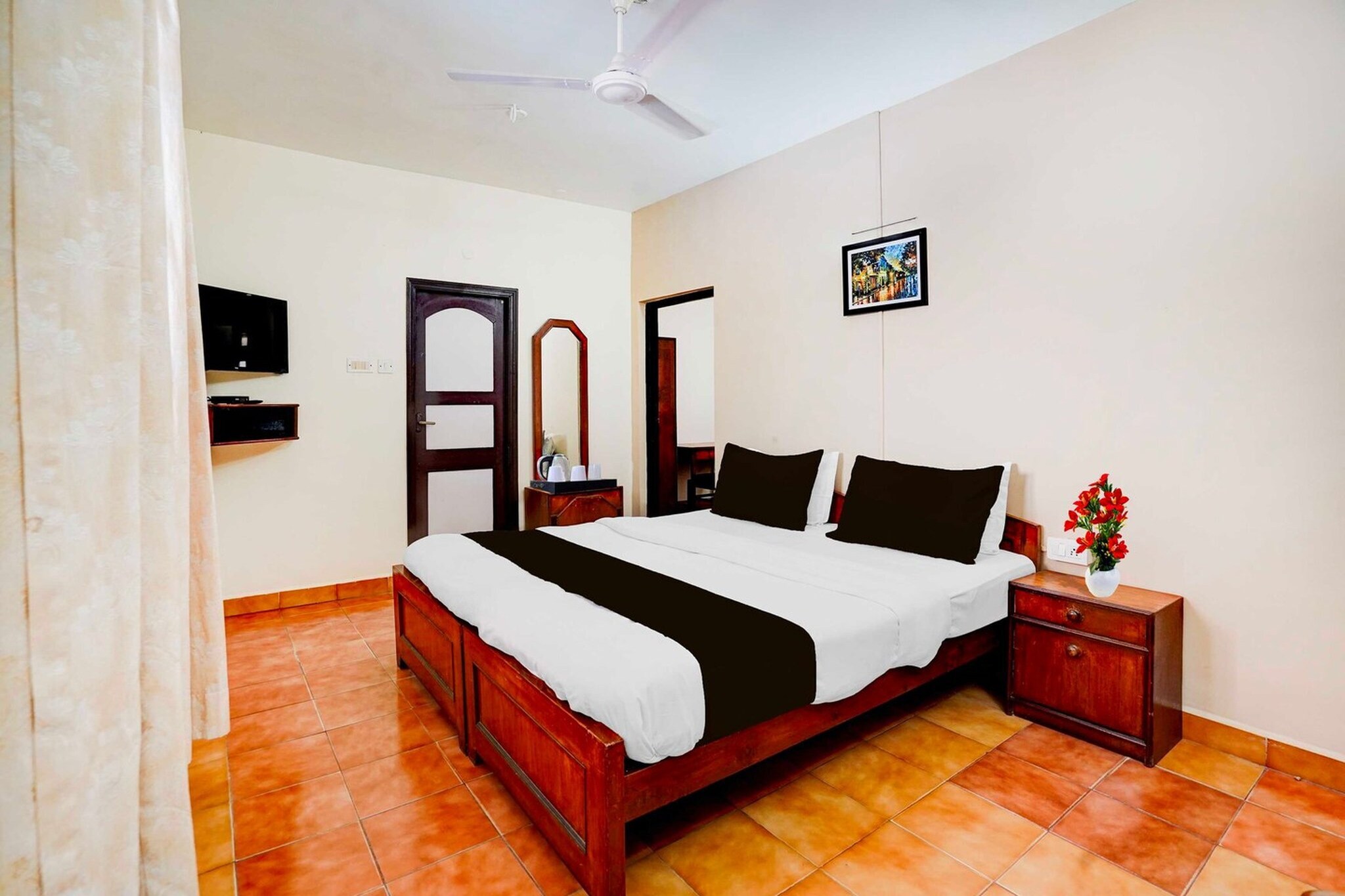 Enjoy a comfortable and hassle-free experience at our thoughtfully designed property. Each room is equipped with modern amenities, cozy bedding, and elegant decor to make you feel right at home. Located conveniently with easy access to public transport and major attractions, it's perfect for both business and leisure travelers. Cleanliness and guest comfort are our top priorities, and our team is available 24/7 to assist you throughout your stay.
Early Check-In Policy: A full day’s room rate will be charged for check-ins before 6:00 AM. Complimentary early check-in is available between 6:00 AM and 10:00 AM, subject to room availability.