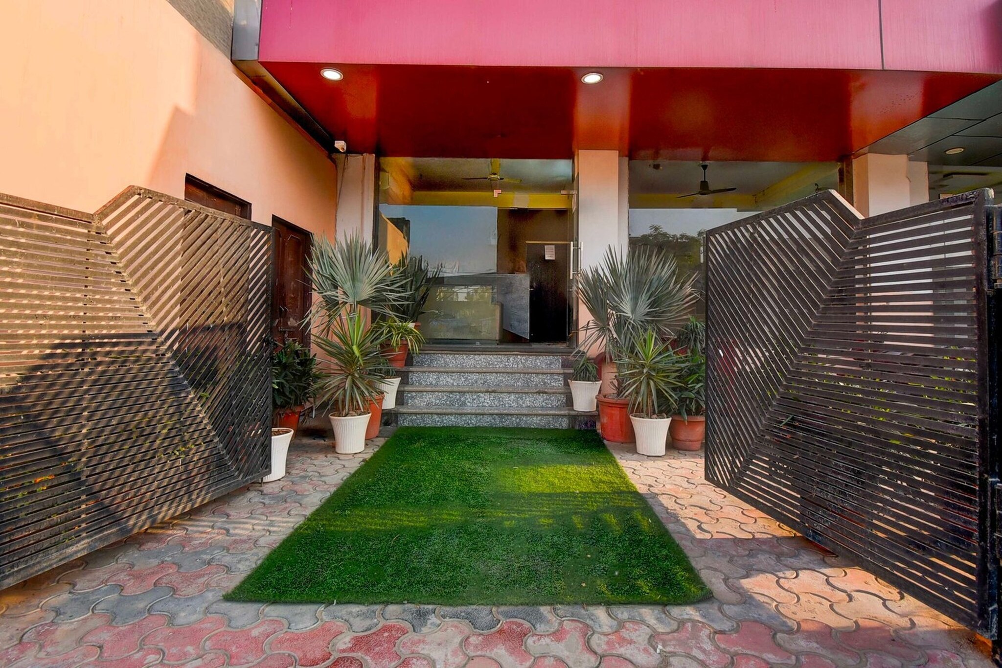 Hotel O Sunder Nagar Golvyas