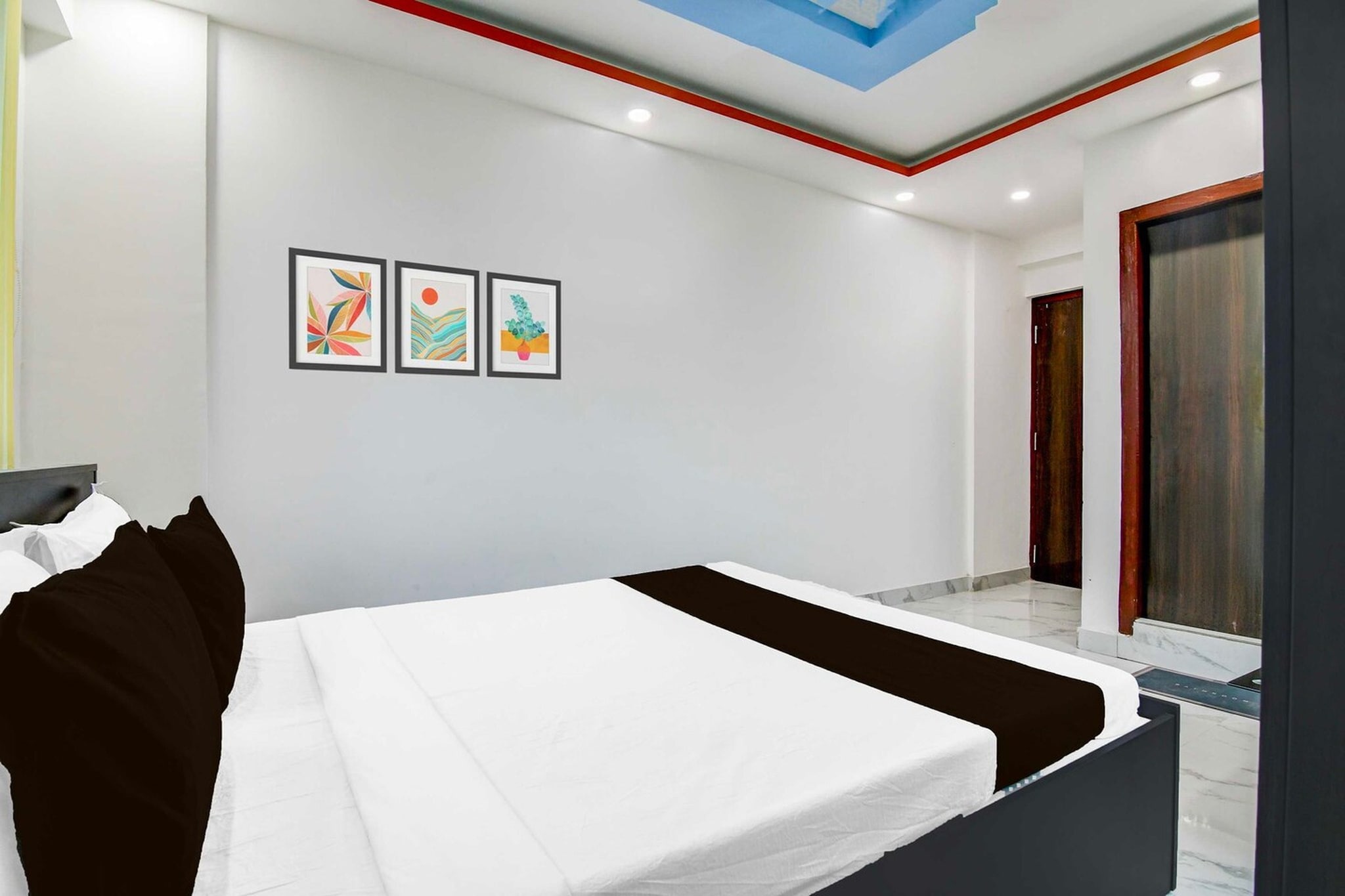 Situated within 12 km of Howrah Railway Station and 12 km of Nandan, Hotel O Mourigram Near Andul Road features rooms with air conditioning and a private bathroom in Kolkata. With free WiFi, this 3-star hotel offers room service and a 24-hour front desk. The hotel has family rooms.

The rooms at the hotel are fitted with a seating area, a flat-screen TV with satellite channels and a private bathroom with free toiletries and a bath or shower. All guest rooms have a desk.

Park Street Metro Station is 13 km from Hotel O Mourigram Near Andul Road, while Victoria Memorial is 13 km from the property. Netaji Subhash Chandra Bose International Airport is 32 km away.

Unmarried couples are warmly welcome at this property.
Guests with local ID proof are warmly welcome.
Apologies, but we are currently unable to host foreign nationals at this property.
Early Check-In Policy: A full dayâ€™s room rate will be charged for check-ins before 6:00 AM. Complimentary early check-in is available between 6:00 AM and 10:00 AM, subject to room availability.
 
Check-in is only available to guests aged 18 and above. Please provide a government-issued ID to confirm your age.