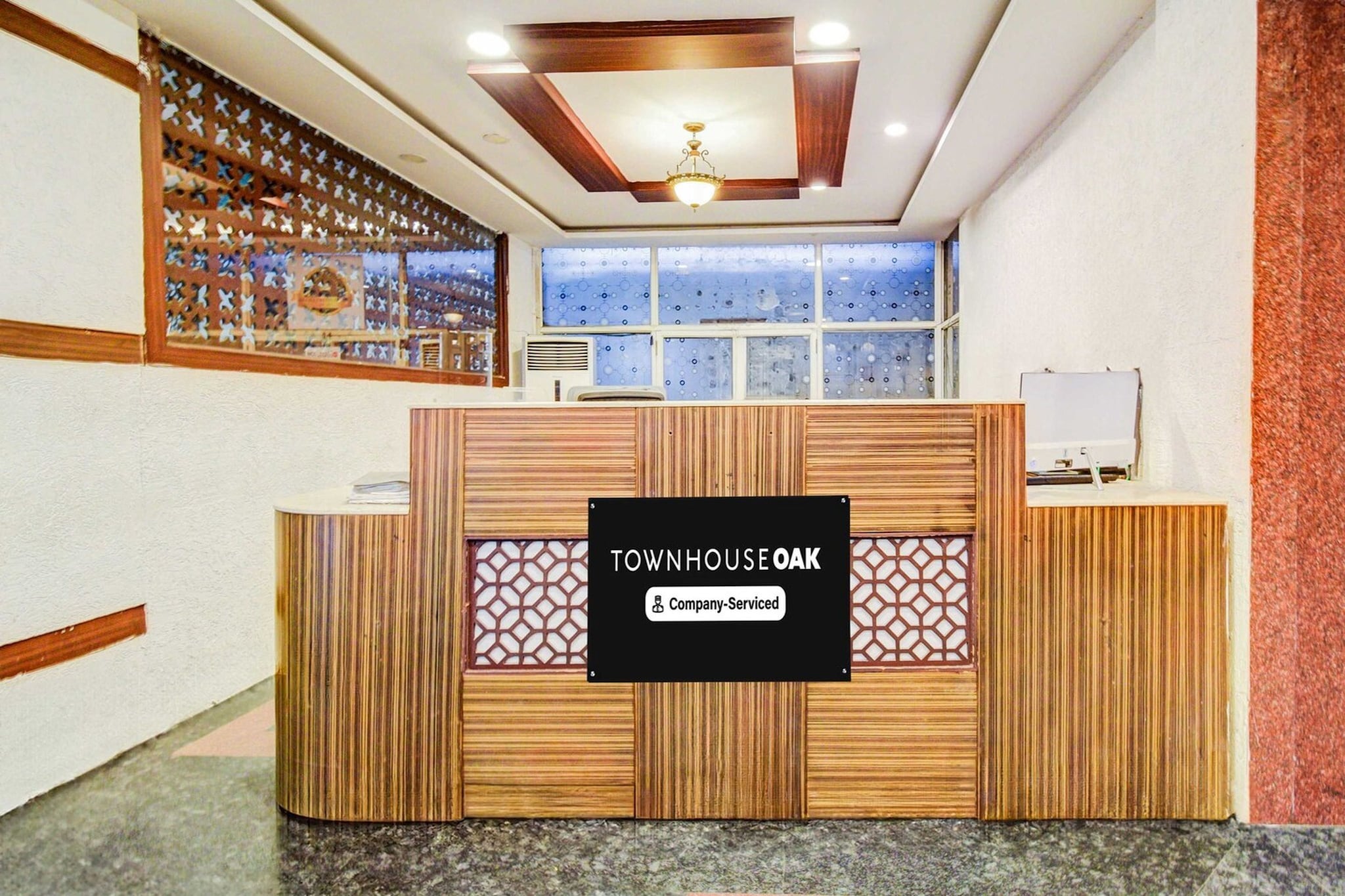 Ground floor: (bedroom(double bed, TV, seating area, air conditioning, telephone), bathroom(bathtub or shower, shower, washbasin, toilet, Towels incl., shampoo, body soap, hot water), Parking, lift)