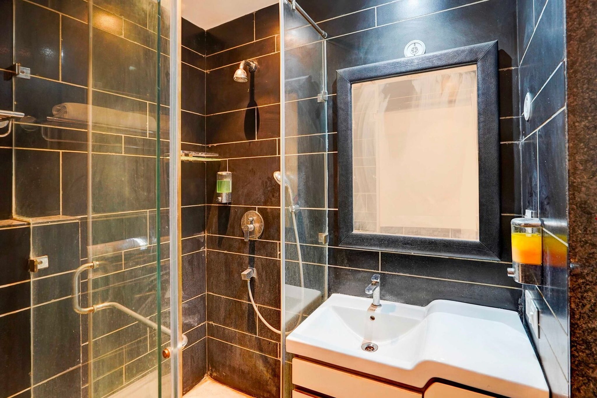 Townhouse Oak Pitampura West Enclave