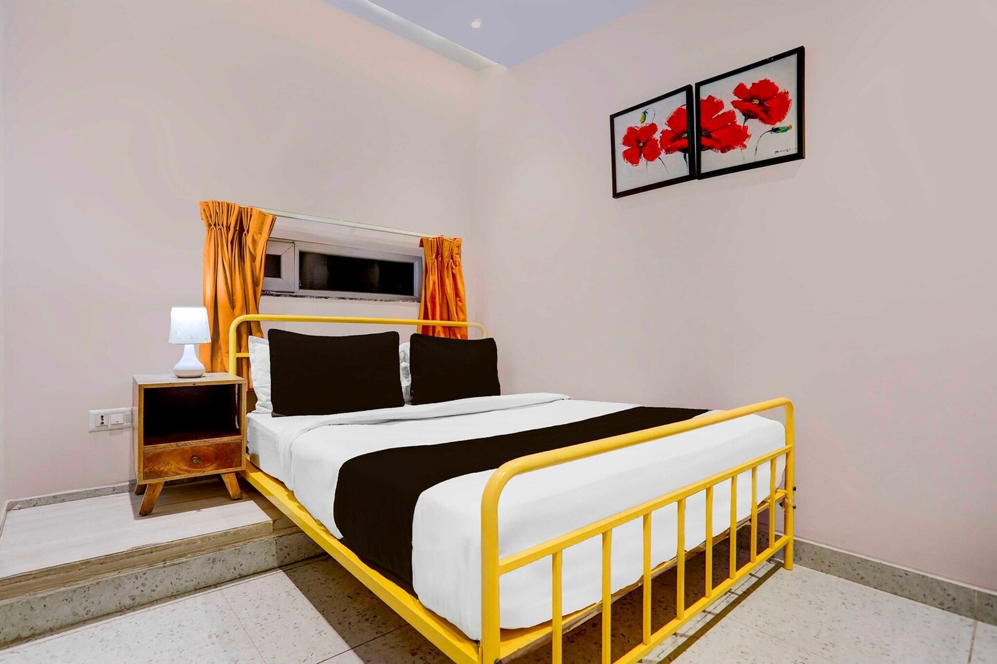Situated within 5.7 km of Jaipur Railway Station and 10 km of Birla Mandir Temple, Jaipur, Townhouse Oak Vaishali Nagar Jaipur features rooms with air conditioning and a private bathroom in Jaipur. This 4-star hotel offers room service, a 24-hour front desk and free WiFi. The hotel has family rooms.

All rooms at the hotel are fitted with a seating area, a flat-screen TV with satellite channels and a private bathroom with free toiletries and a bath or shower. The rooms have a desk.

Govind Dev Ji Temple is 10 km from Townhouse Oak Vaishali Nagar Jaipur, while City Palace is 11 km from the property. Jaipur International Airport is 14 km away.

Unmarried couples are warmly welcome at this property.
Guests with local ID proof are warmly welcome.
Apologies, but we are currently unable to host foreign nationals at this property.
Early Check-In Policy: A full day’s room rate will be charged for check-ins before 6:00 AM. Complimentary early check-in is available between 6:00 AM and 10:00 AM, subject to room availability.
 
Check-in is only available to guests aged 18 and above. Please provide a government-issued ID to confirm your age.
