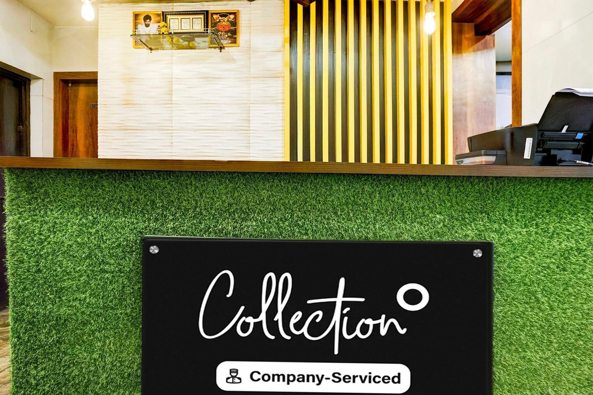 Ground floor: (bedroom(double bed, TV, seating area, air conditioning, Towels incl., telephone), bathroom(bathtub or shower, shower, washbasin, toilet, shampoo, body soap, hot water))