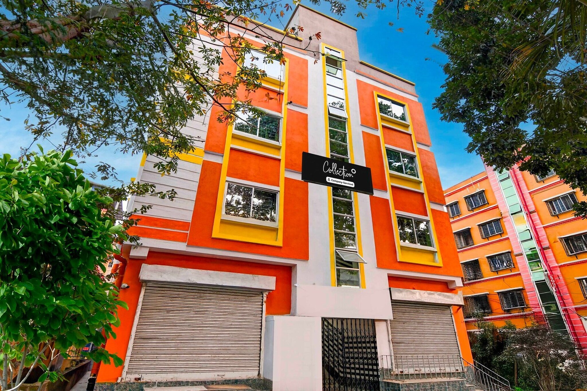 Situated within 10 km of Kalighat Kali Temple and 12 km of Sealdah Railway Station, Collection O Hiland Park features rooms with air conditioning and a private bathroom in Kolkata. With free WiFi, this 3-star hotel offers room service and a 24-hour front desk. The hotel has family rooms.
The rooms at the hotel are fitted with a seating area, a flat-screen TV with satellite channels and a private bathroom with free toiletries and a bath or shower. The units have a desk.
Park Street Metro Station is 12 km from Collection O Hiland Park, while Indian Museum is 12 km from the property. Netaji Subhash Chandra Bose International Airport is 22 km away.
1. Unmarried couples are warmly welcome at this property.
2. Guests with local ID proof are warmly welcome.
Early Check-In Policy: A full day’s room rate will be charged for check-ins before 6:00 AM. Complimentary early check-in is available between 6:00 AM and 10:00 AM, subject to room availability.
Check-in is only available to guests aged 18 and above. Please provide a government-issued ID to confirm your age.