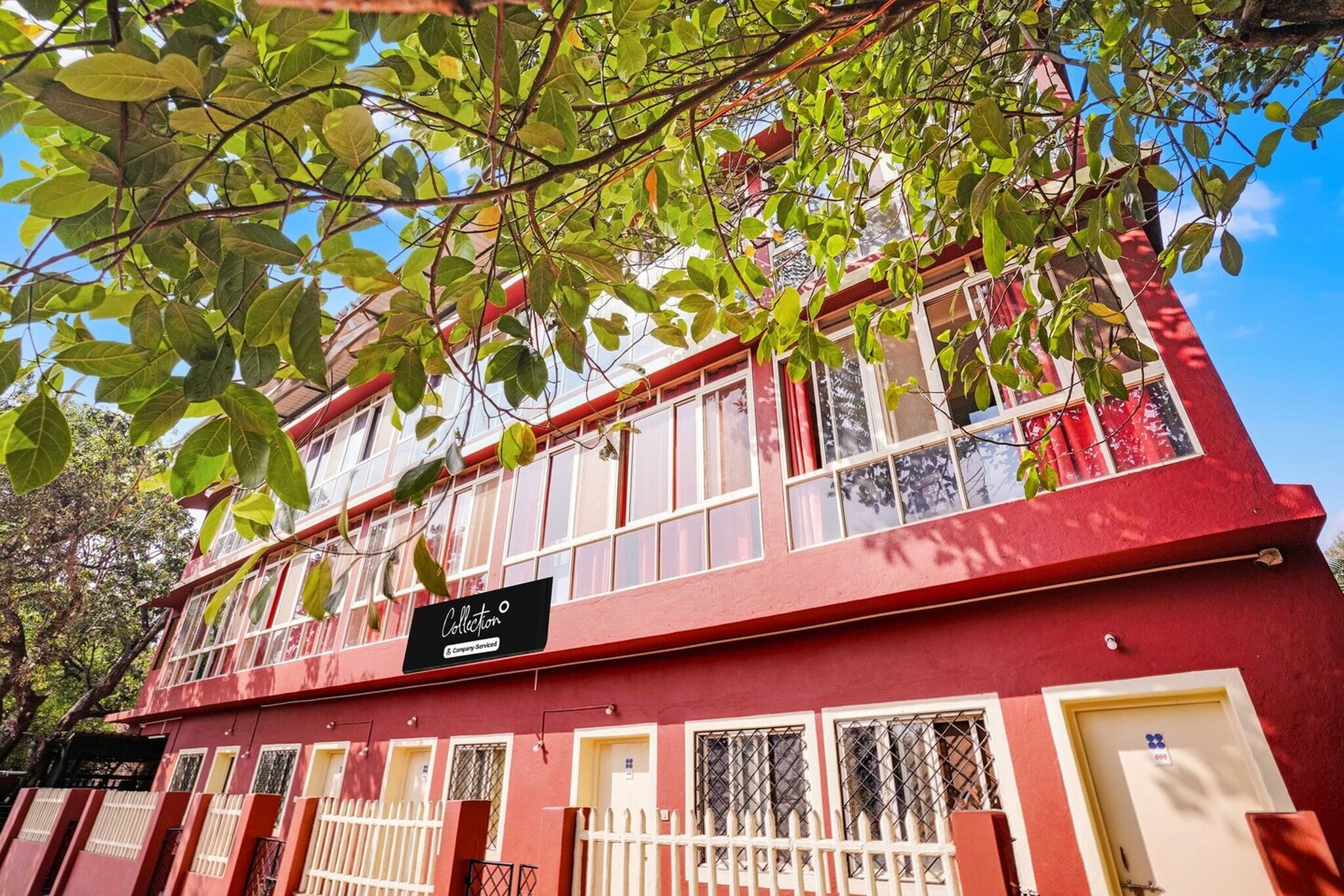 Located within 500 metres of Anjuna Beach and 3.2 km of Chapora Fort, Collection O Anjuna 5 Mins Walk From Anjuna provides rooms with air conditioning and a private bathroom in Anjuna. With free WiFi, this 3-star hotel offers room service and a 24-hour front desk. The hotel features family rooms.

Guest rooms at the hotel are equipped with a seating area, a flat-screen TV with satellite channels and a private bathroom with free toiletries and a bath or shower. All guest rooms include a desk.

Thivim railway station is 19 km from Collection O Anjuna 5 Mins Walk From Anjuna, while Basilica Of Bom Jesus is 28 km away. Manohar Parrikar International Airport is 27 km from the property.

1. Unmarried couples are warmly welcome at this property.
2. Guests with local ID proof are warmly welcome.
Early Check-In Policy: A full dayâ€™s room rate will be charged for check-ins before 6:00 AM. Complimentary early check-in is available between 6:00 AM and 10:00 AM, subject to room availability.

Check-in is only available to guests aged 18 and above. Please provide a government-issued ID to confirmÂ yourÂ age.