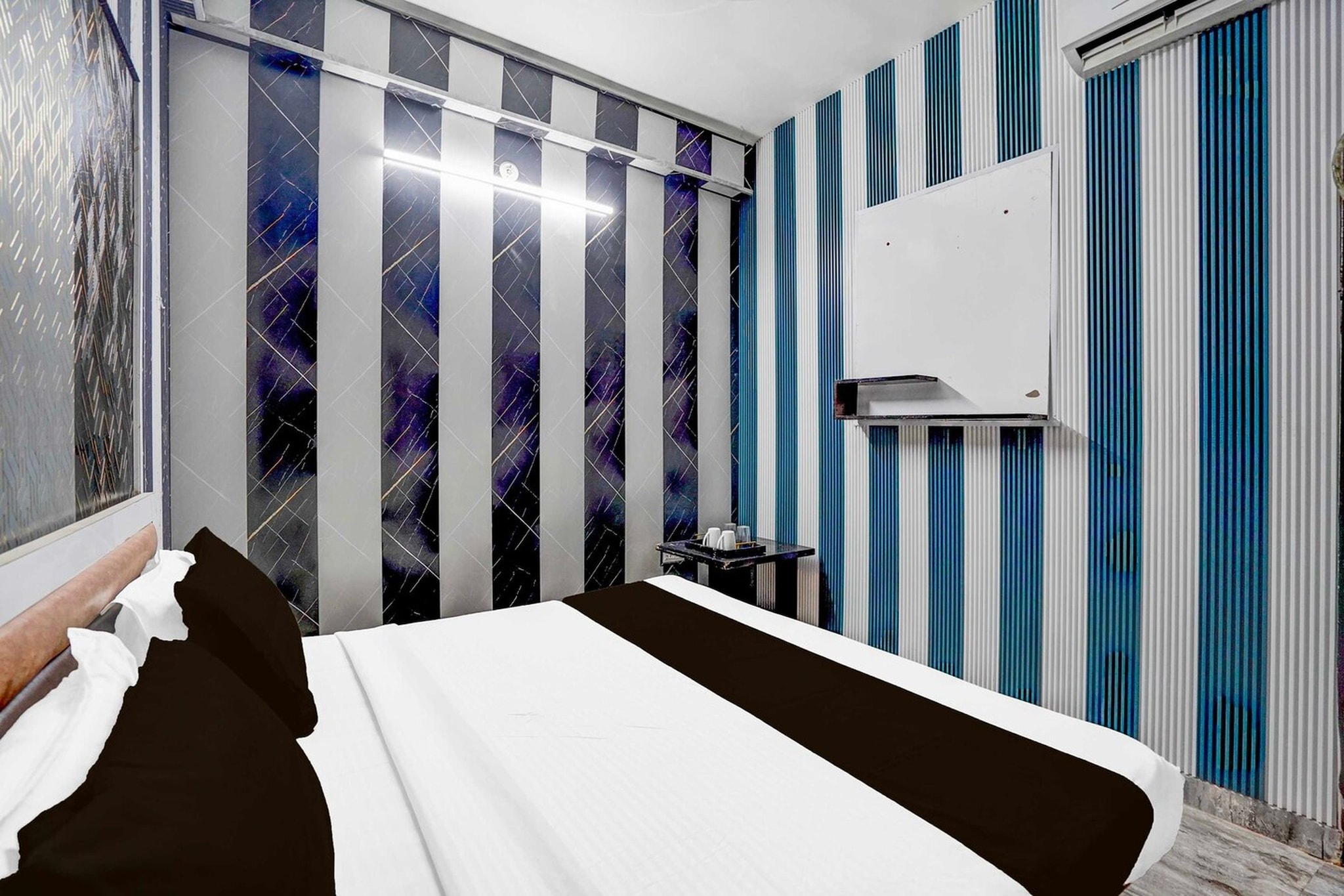 Collection O Sector 121 Gaur City Mall Noida