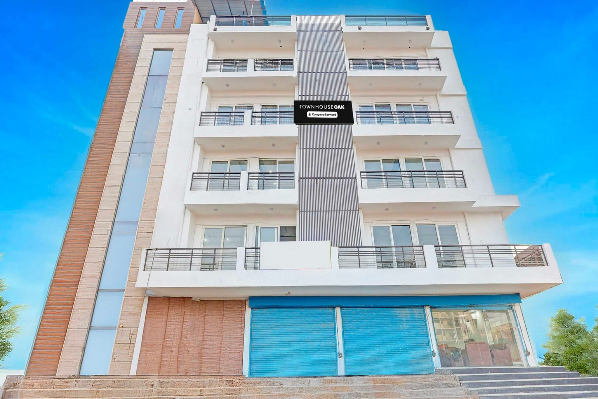 Townhouse Oak Sector 62 Paras Trinity