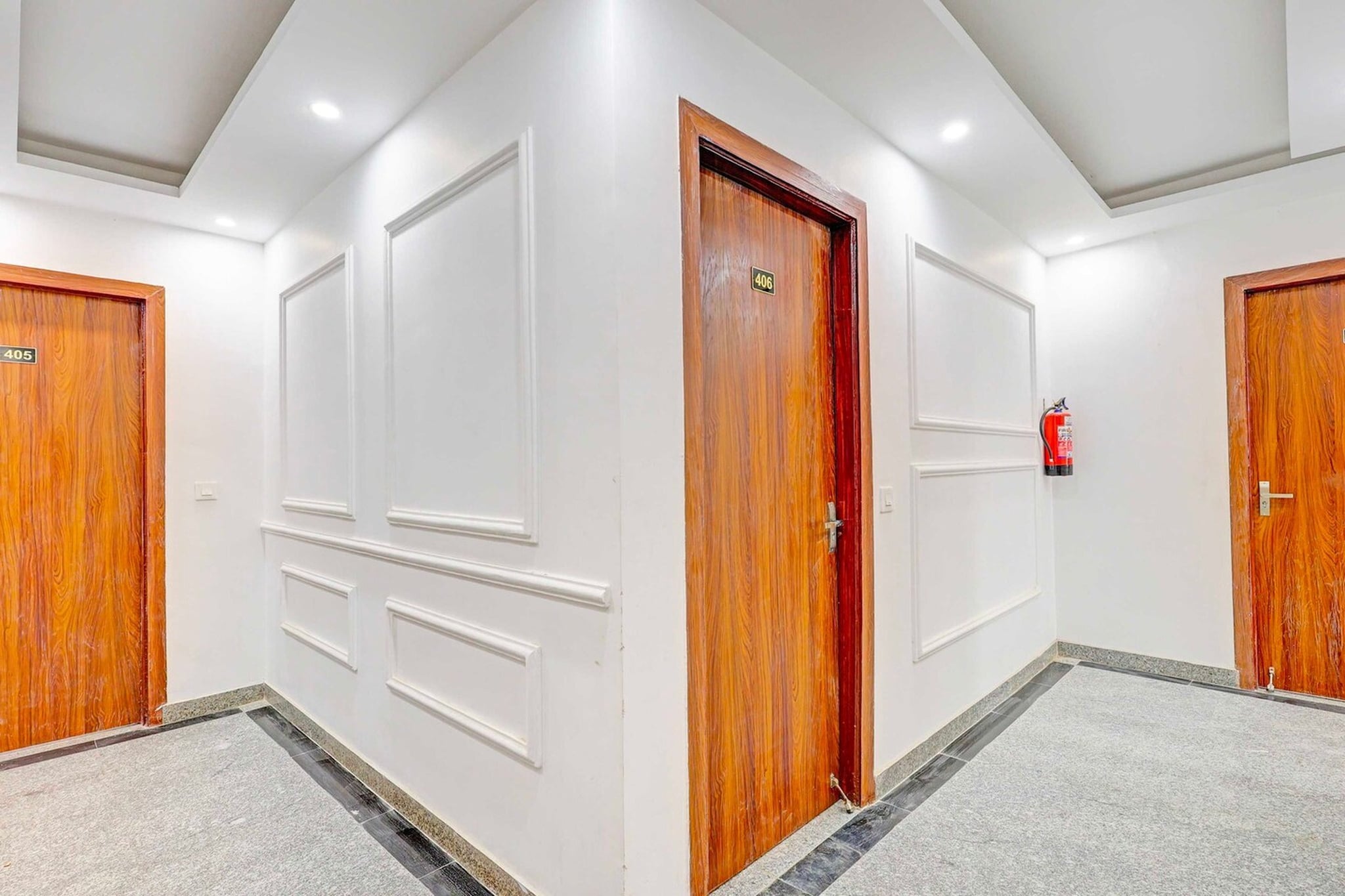 Townhouse Oak Sector 62 Paras Trinity