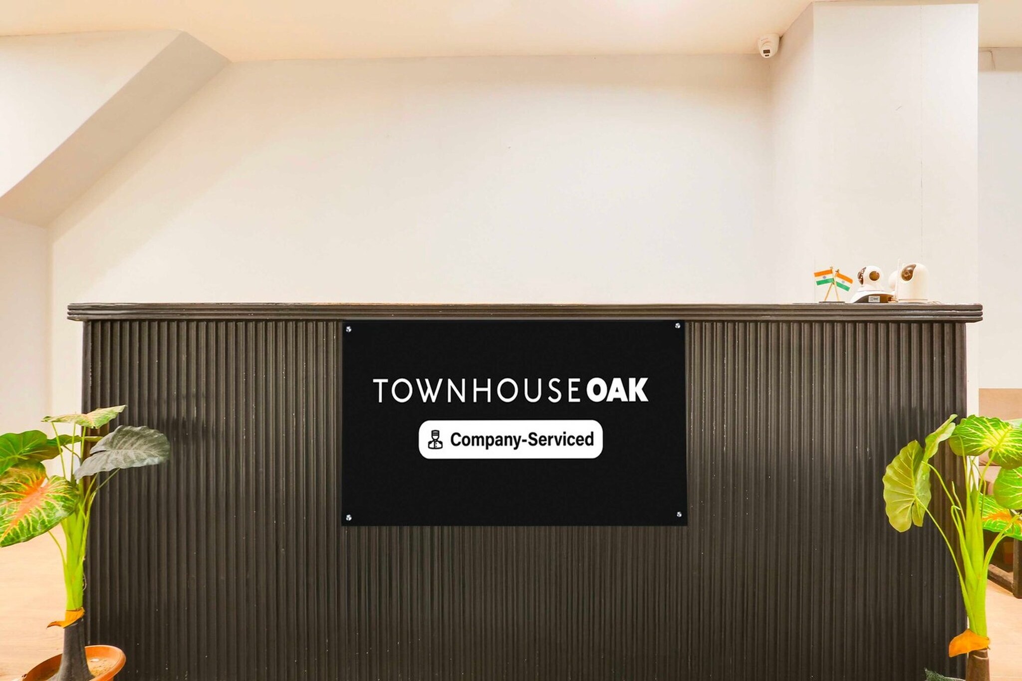 Ground floor: (bedroom(double bed, TV, seating area, air conditioning, lift, Towels incl., telephone), bathroom(bathtub or shower, shower, washbasin, toilet, shampoo, body soap, hot water))