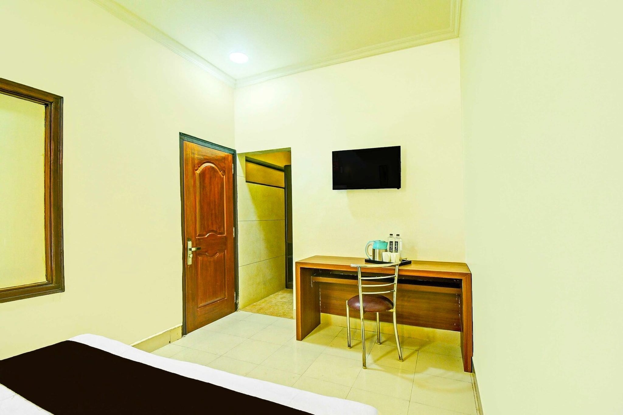 Collection O JLN Marg