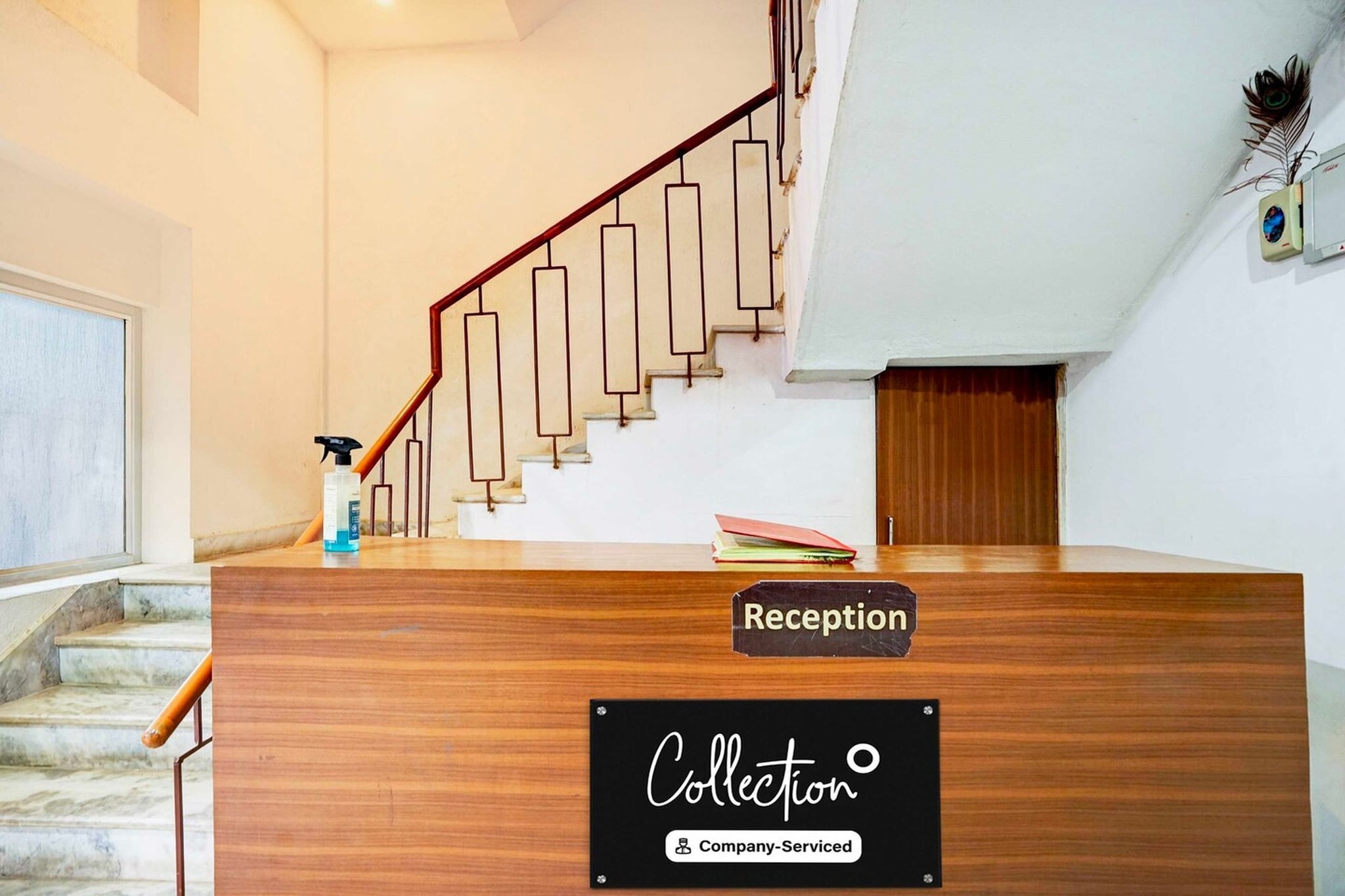 Ground floor: (bedroom(double bed, TV, seating area, air conditioning, lift, Towels incl., telephone), bathroom(bathtub or shower, shower, washbasin, toilet, shampoo, body soap, hot water))