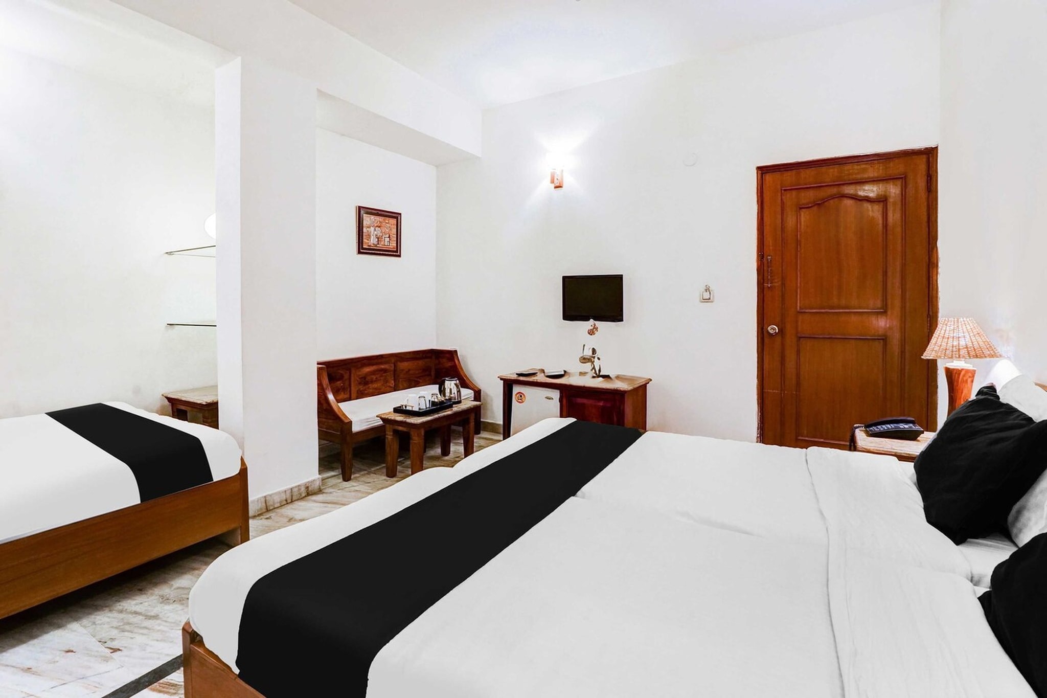 Collection O Sansarchandra Road