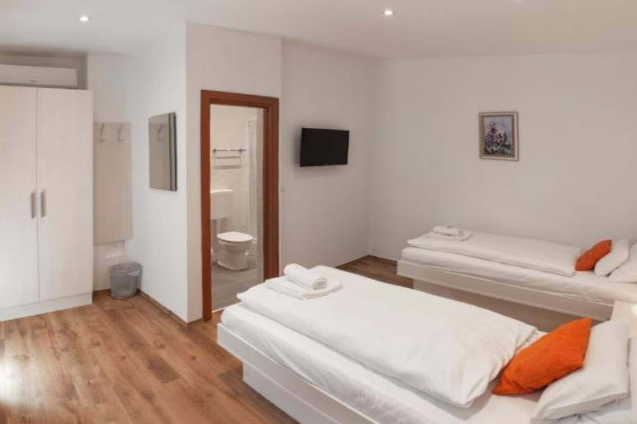 Rooms Lidija 17 - Twin Room (6)