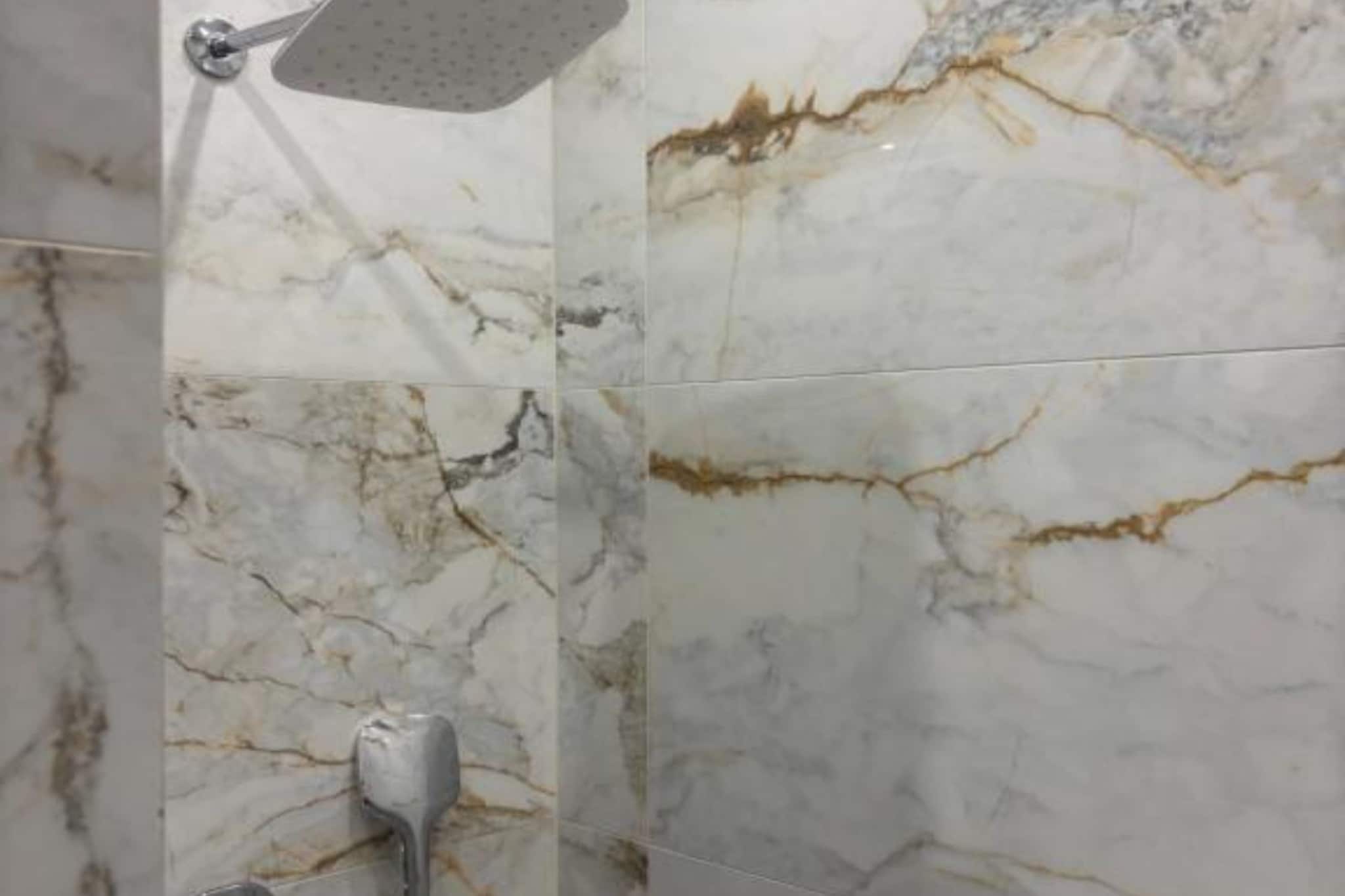 Rooms Lidija 32 - Triple Luxury Room (9)-Badkamer