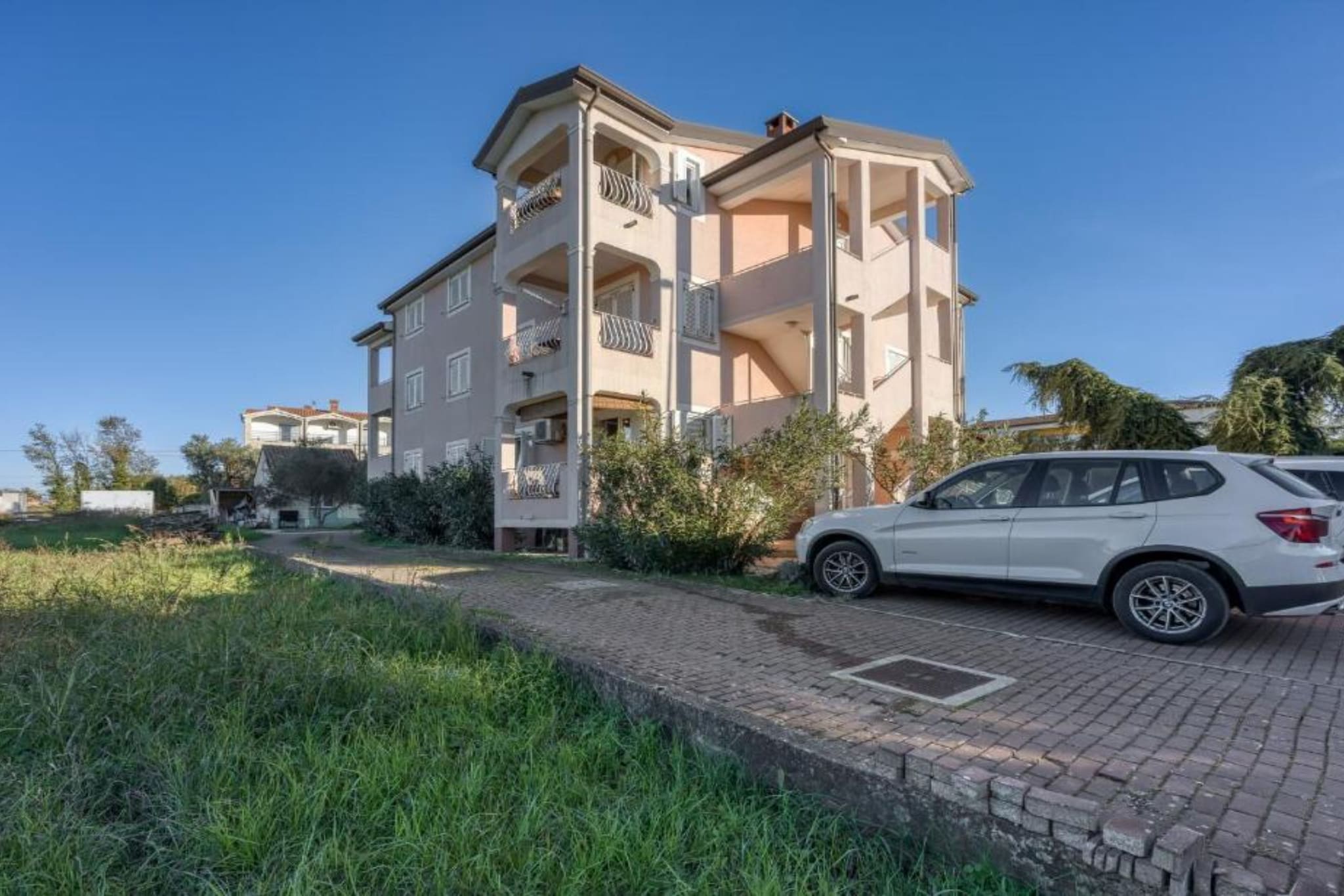 Apartment Matej Tar - One Bedroom Apartment with Balcony-Buitenlucht