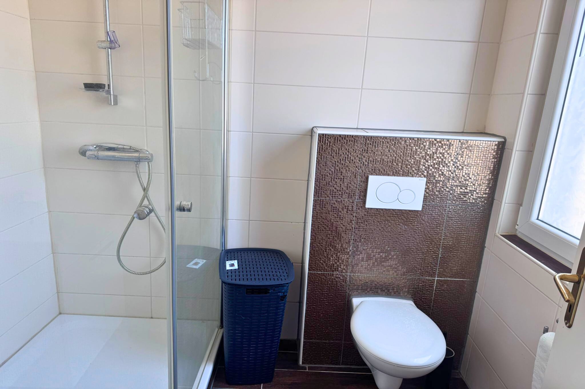 Apartment DanMa in Laubach-Bathroom