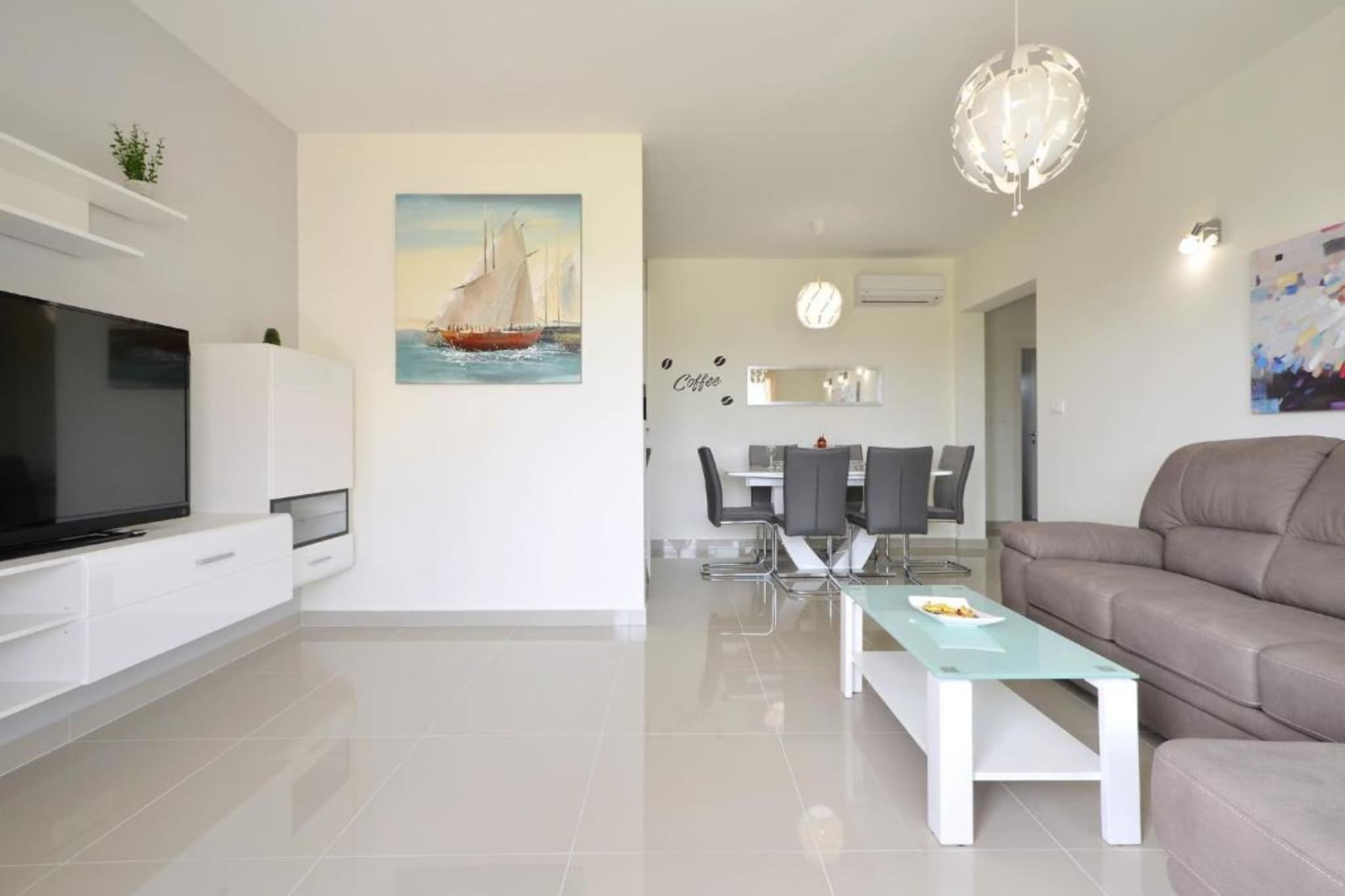 Apartment Sunshine Trogir - Three Bedroom Apartment with Balcony