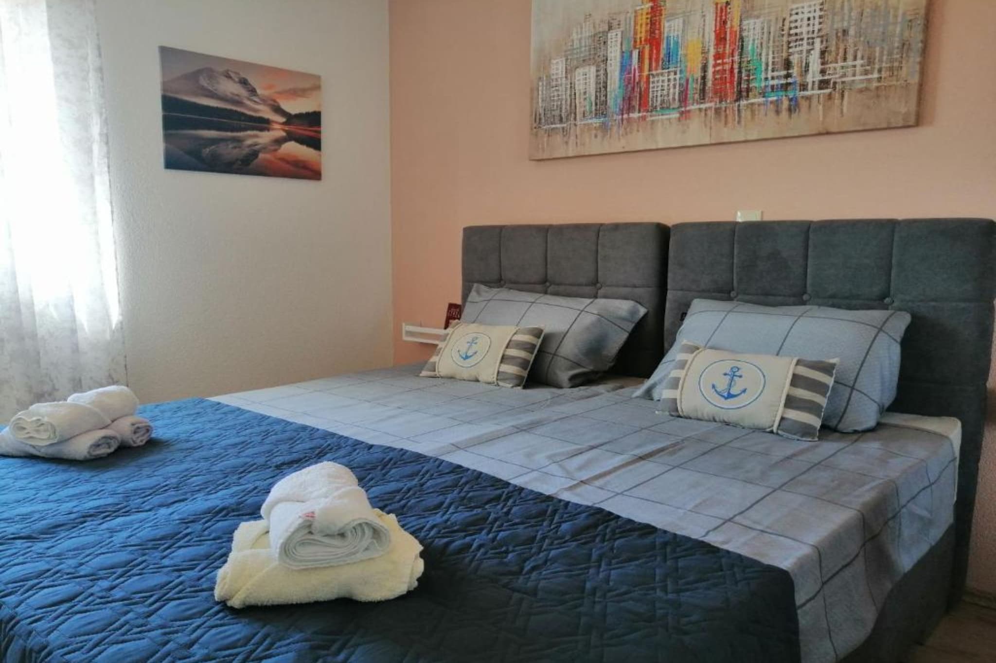 Apartment Libe with Sea View Trogir - Two Bedroom Apartment with Balcony-Slaapkamer
