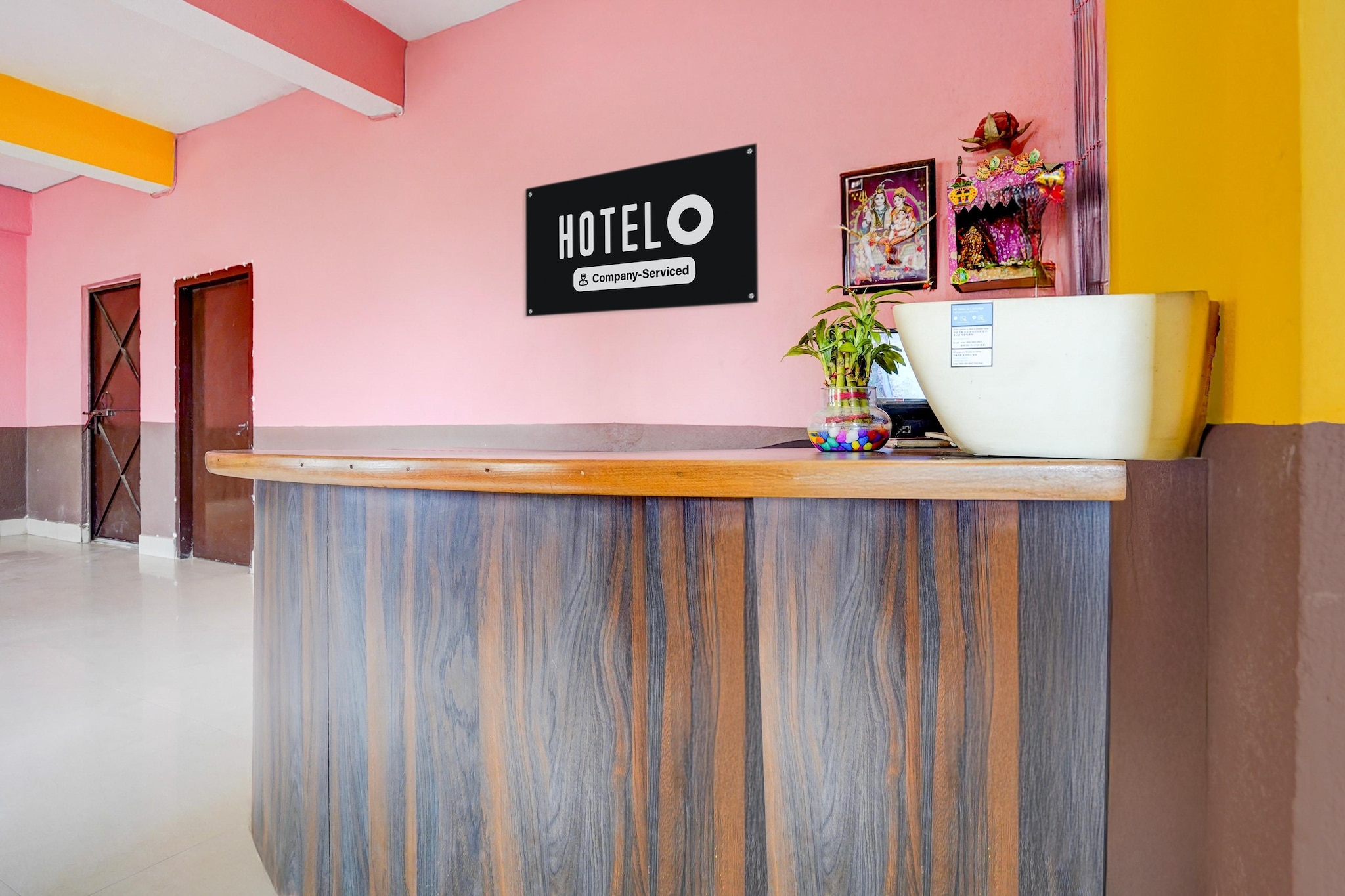 Ground floor: (bedroom(double bed, TV, seating area, air conditioning, telephone), bathroom(bathtub or shower, shower, washbasin, toilet, Towels incl., shampoo, body soap, hot water), lift)