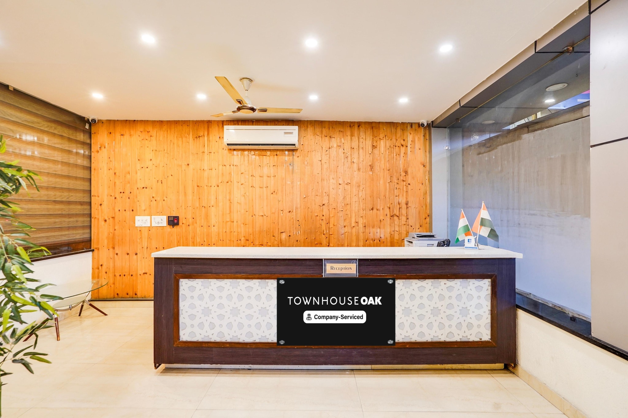 Ground floor: (bedroom(double bed, TV, seating area, air conditioning, telephone), bathroom(bathtub or shower, shower, washbasin, toilet, Towels incl., shampoo, body soap, hot water), Parking, lift)