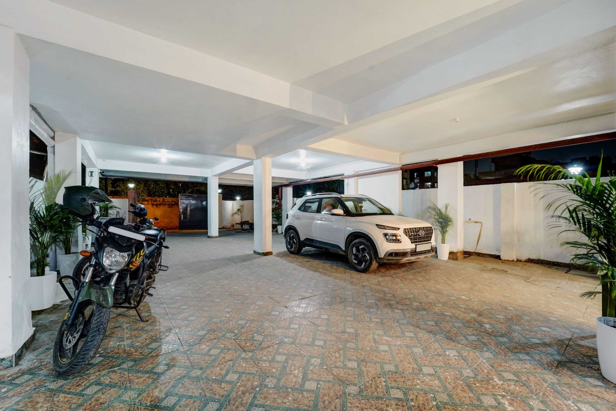 Super Townhouse OAK The Dev Regency