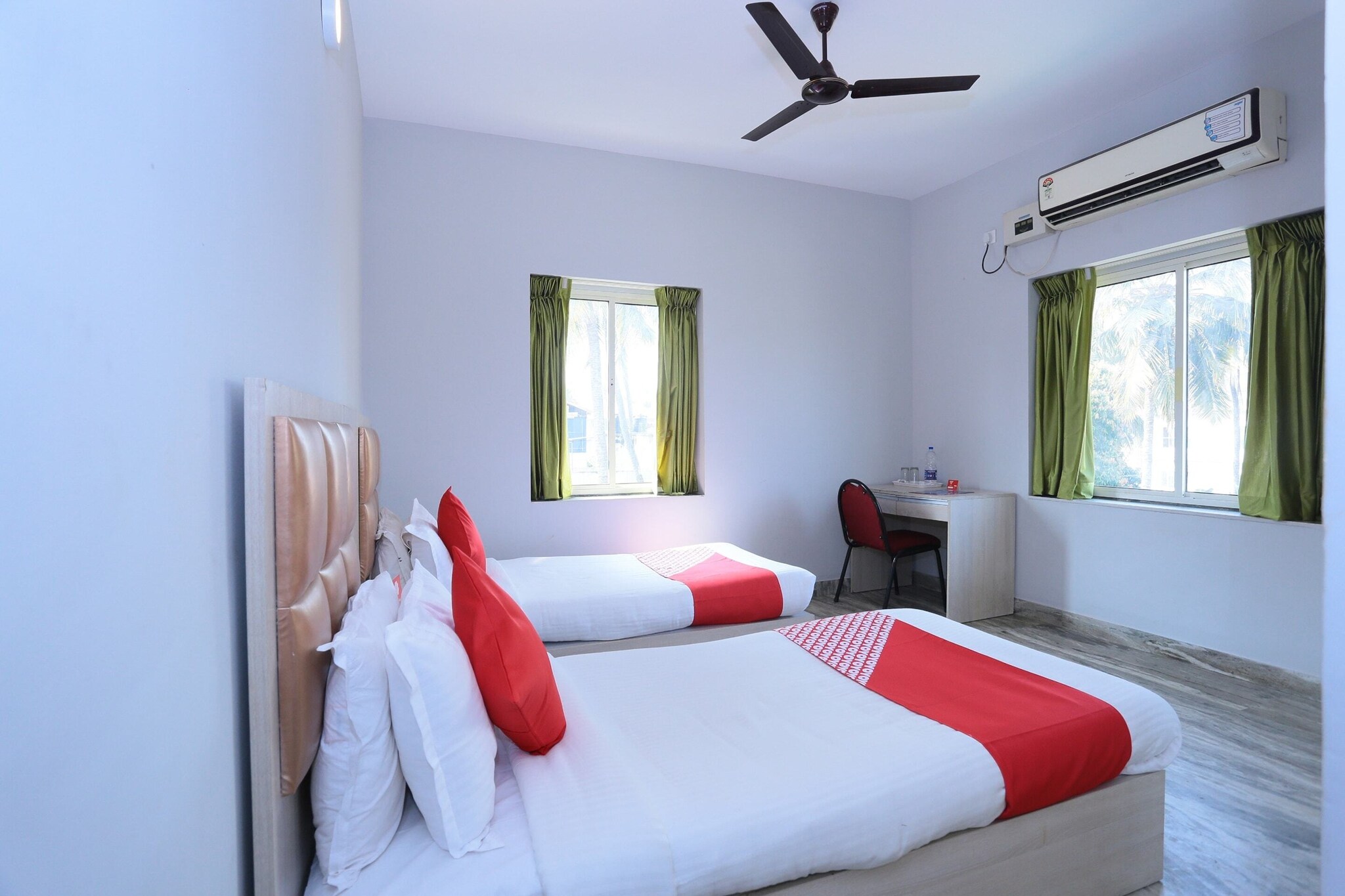 Super Townhouse Prince Palace in Trivandrum offers air-conditioned rooms with private bathrooms, free toiletries, showers, and TVs. Each room includes free WiFi, ensuring a pleasant stay. Dining and Leisure: Guests can enjoy a restaurant and bar, perfect for relaxing evenings. The hotel also features a lounge, lift, 24-hour front desk, shared kitchen, housekeeping, laundry, and room service. Convenient Location: Located 6 km from Thiruvananthapuram International Airport, the hotel is close to attractions such as Napier Museum (12-minute walk), Kanakakunnu Palace (1 km), and Kerala Science and Technology Museum (1 km). Free on-site parking is available.
Couples in particular like the location â€“ they rated it 8.9 for a two-person trip.
Unmarried couples are warmly welcome at this property.

Guests with local ID proof are warmly welcome.

Apologies, but we are currently unable to host foreign nationals at this property.
Complimentary early check-in- Subject to availability
Check-in is only available to guests aged 18 and above. Please provide a government-issued ID to confirmÂ yourÂ age.
