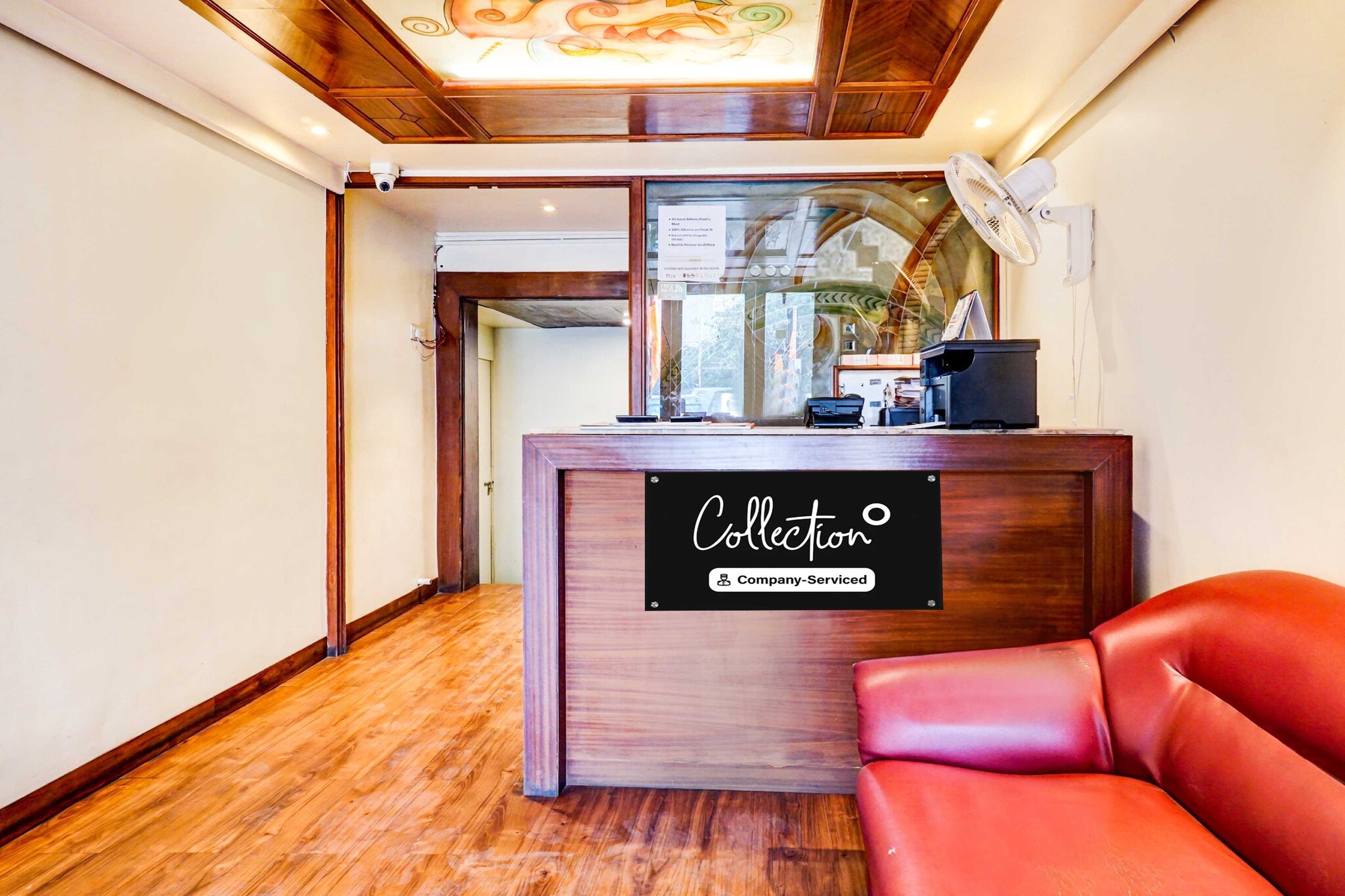 Ground floor: (bedroom(double bed, TV, seating area, air conditioning, telephone), bathroom(bathtub or shower, shower, washbasin, toilet, Towels incl., shampoo, body soap, hot water), lift)